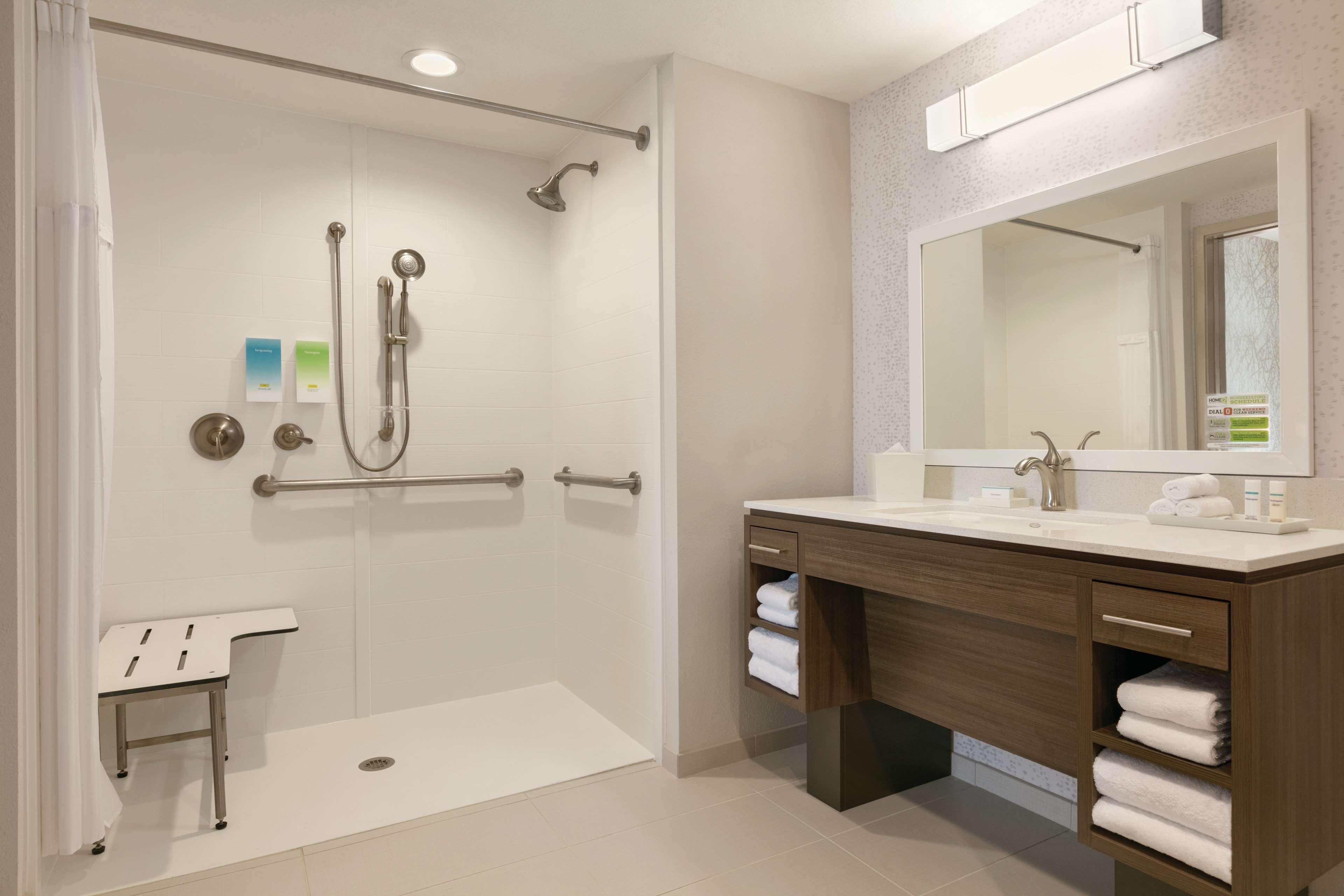 Suite Accessible-queen Size Bed