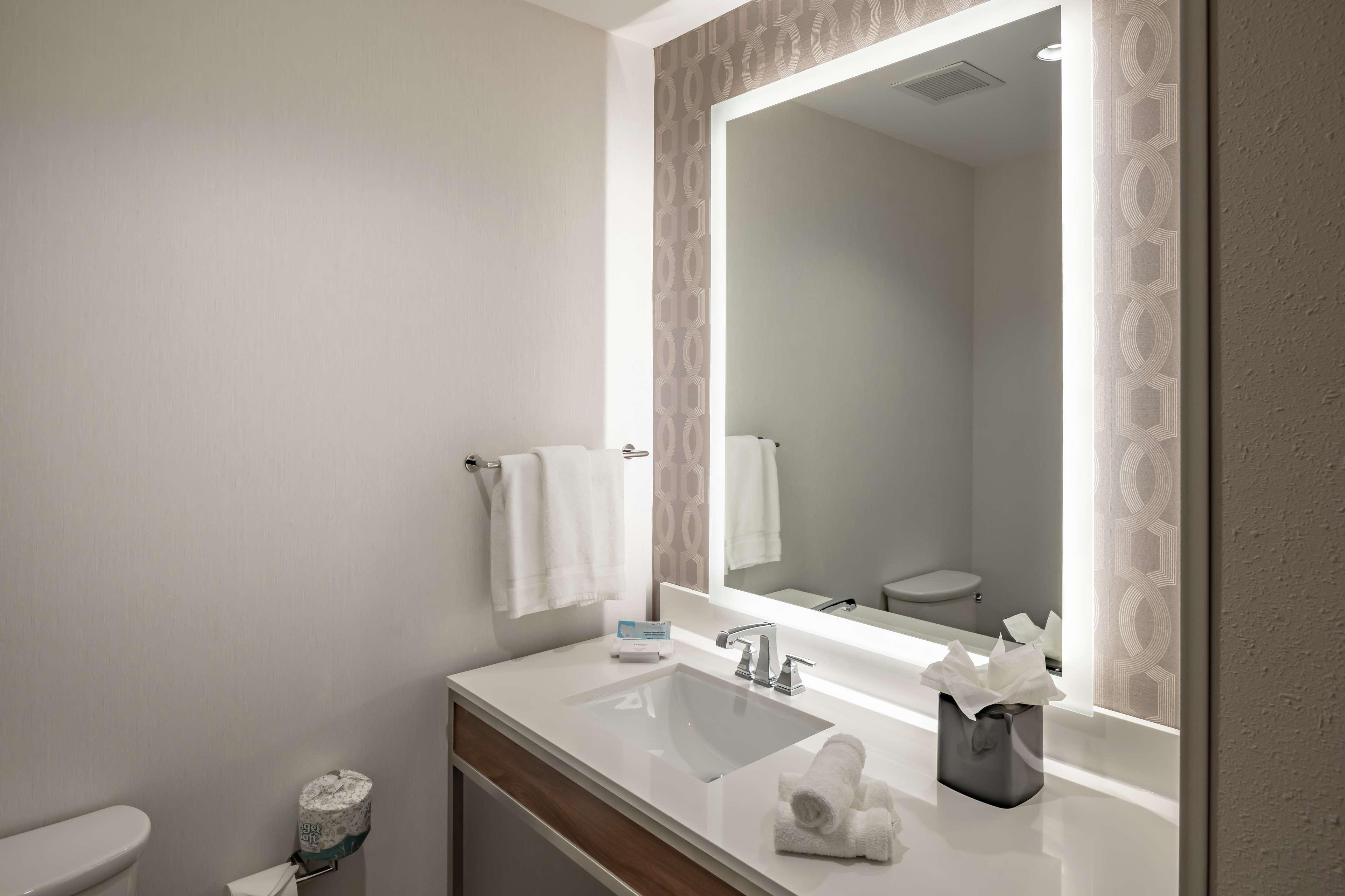 Room Premium King Bed