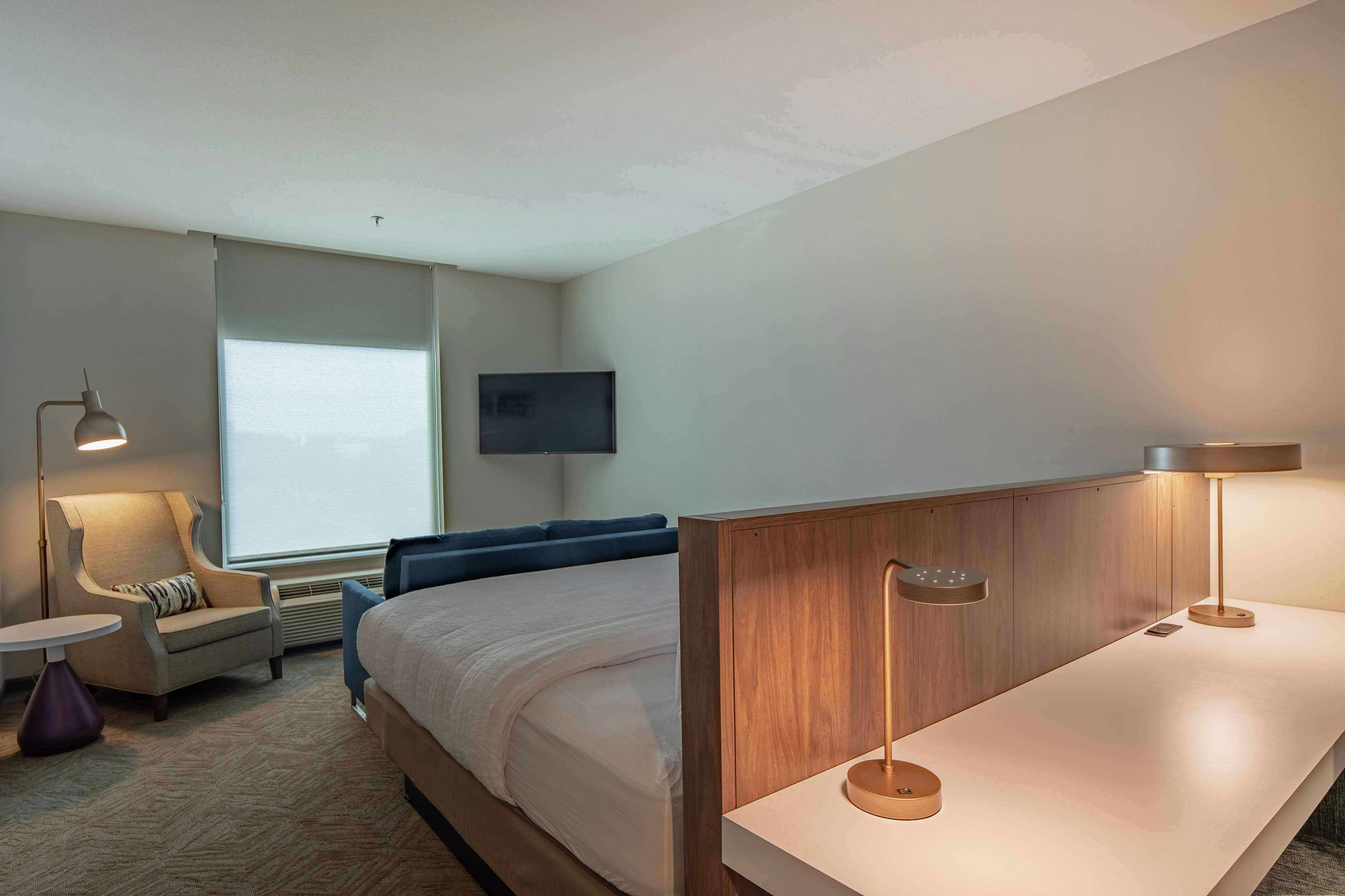 Room Premium King Bed