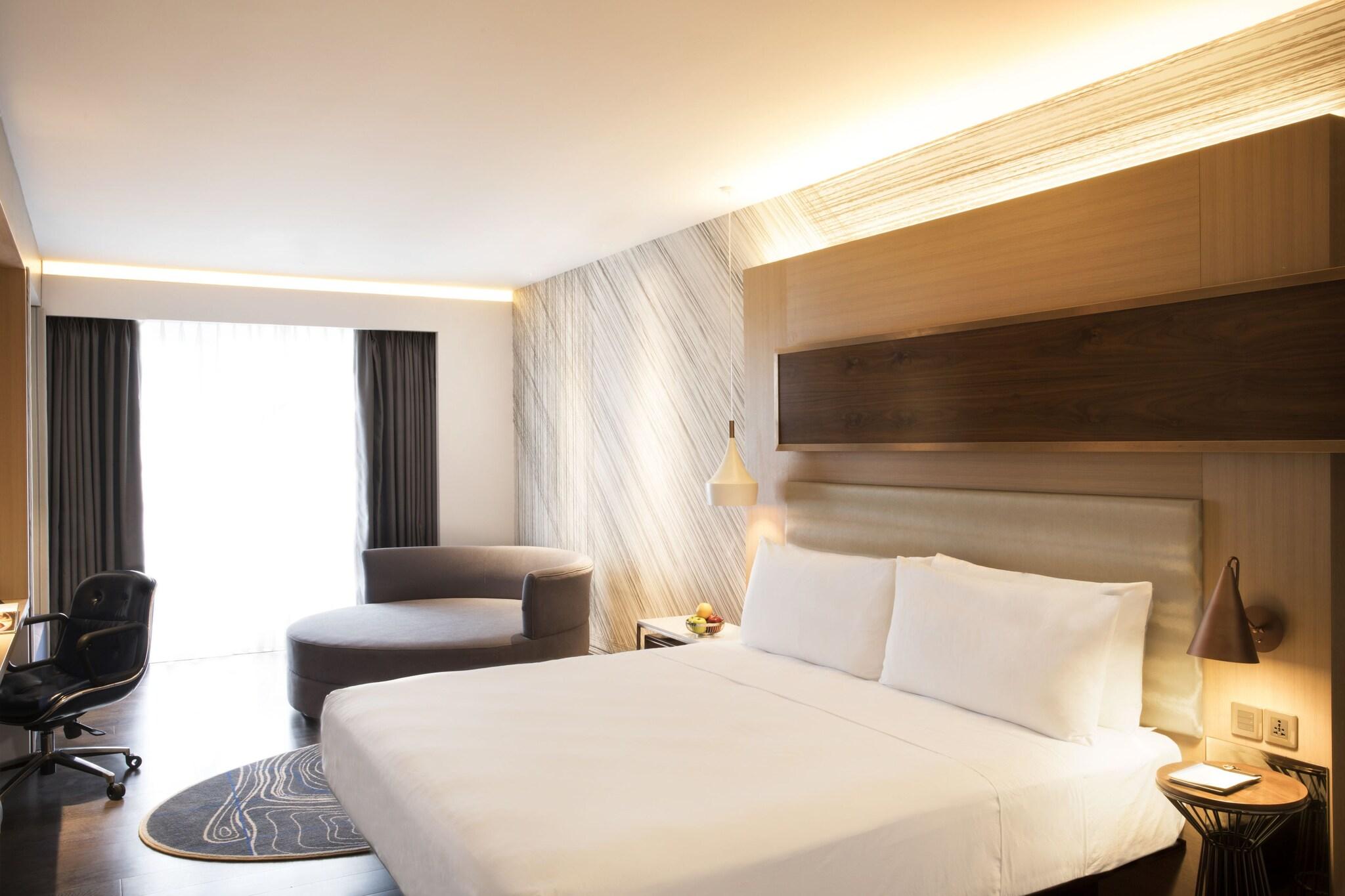 Family Room King Size Bed