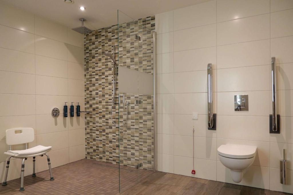 Junior Suite Queen Size Bed