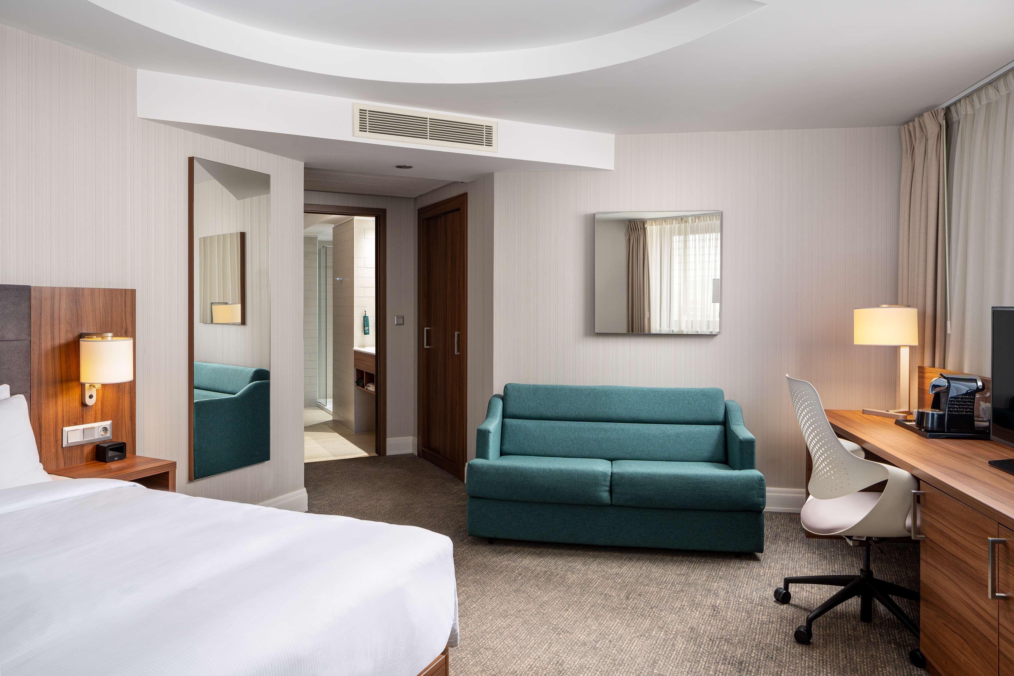 Junior Suite King Size Bed