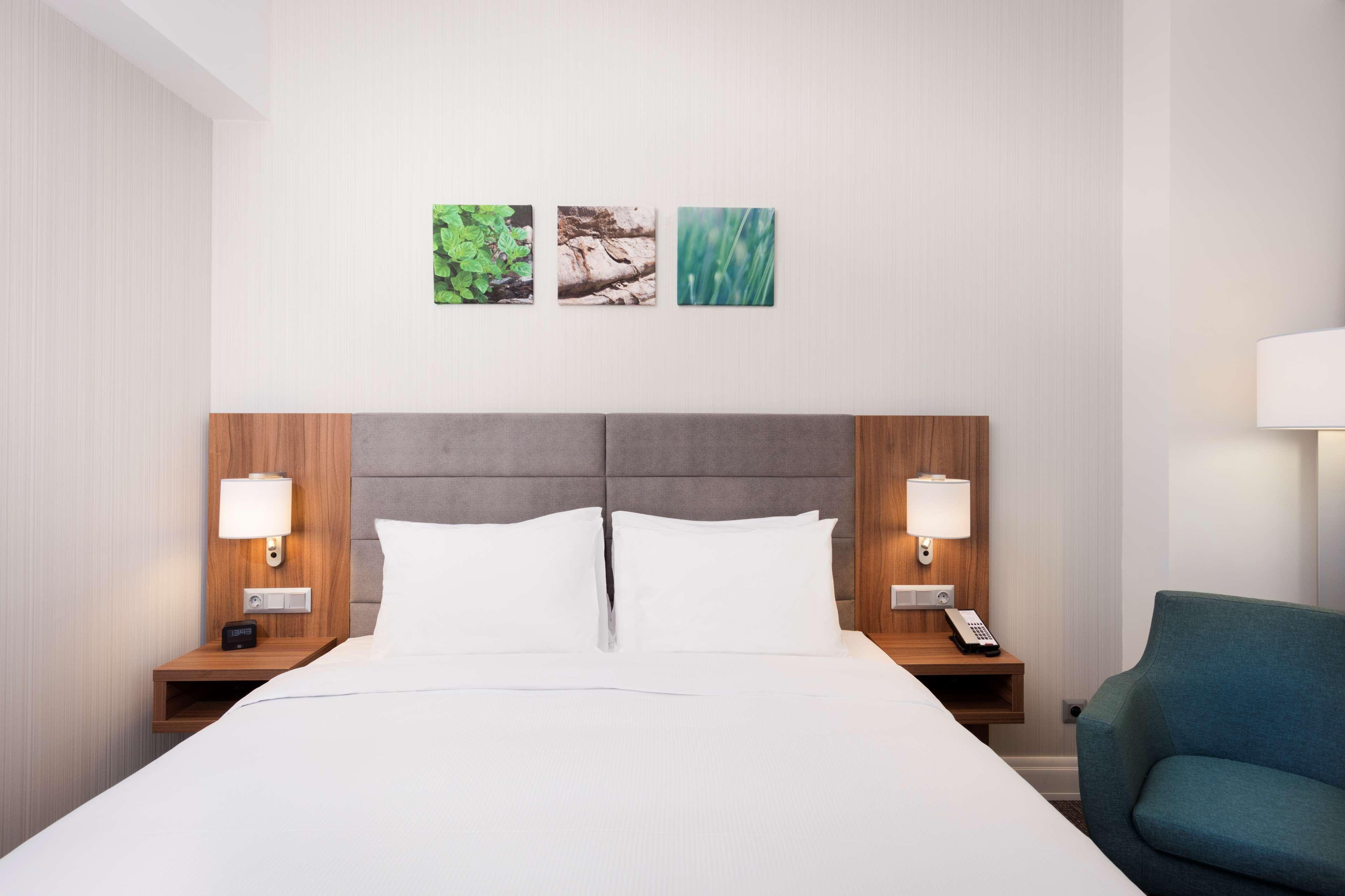 Double Queen Size Bed