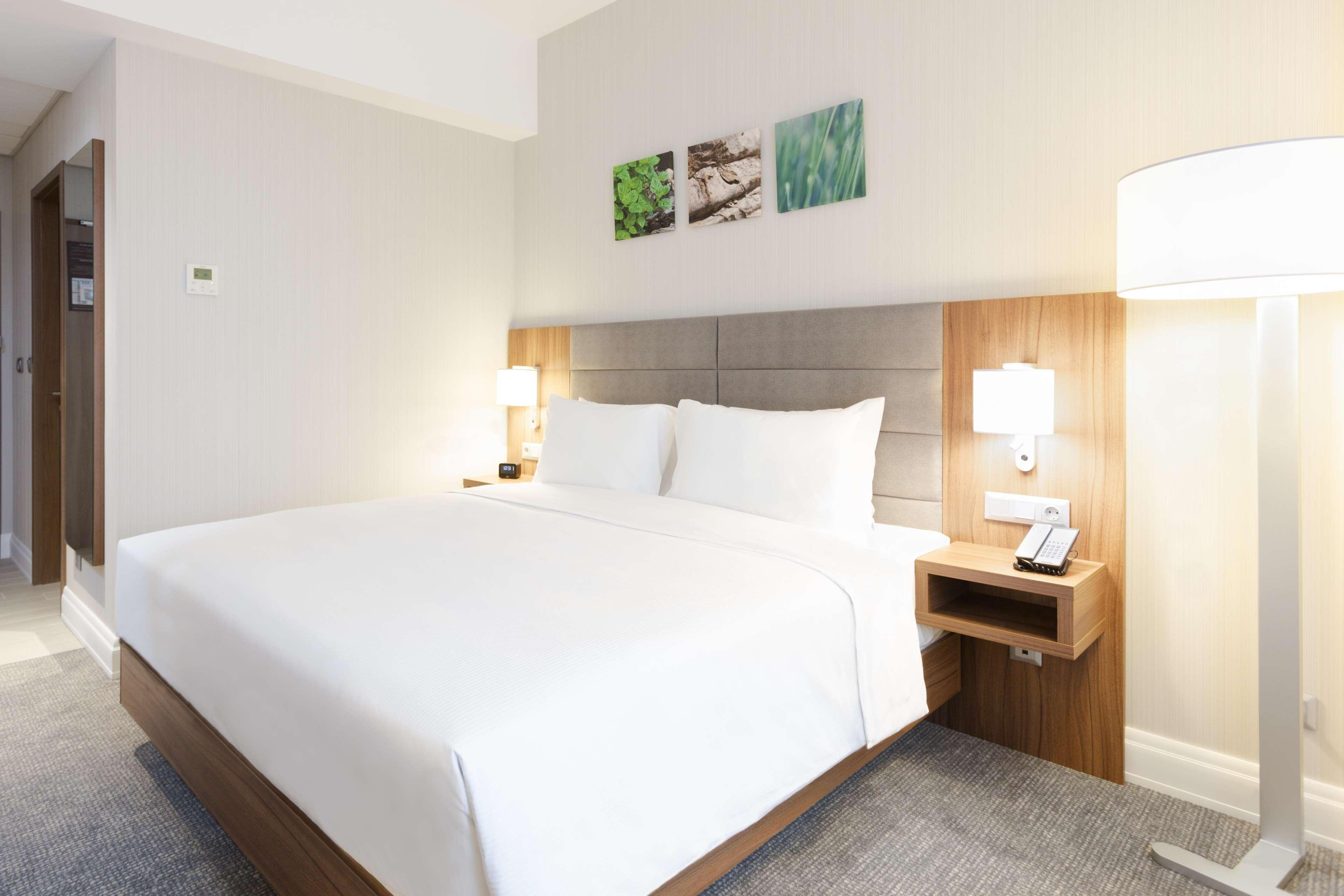 Double Queen Size Bed