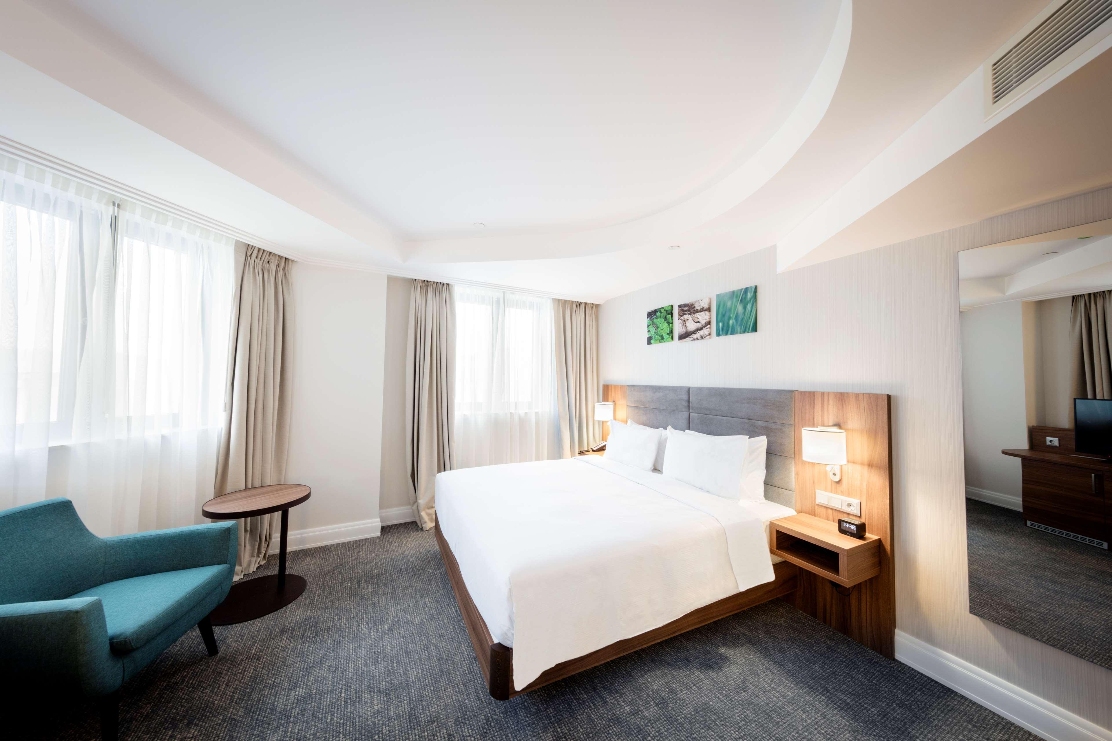 Junior Suite King Size Bed