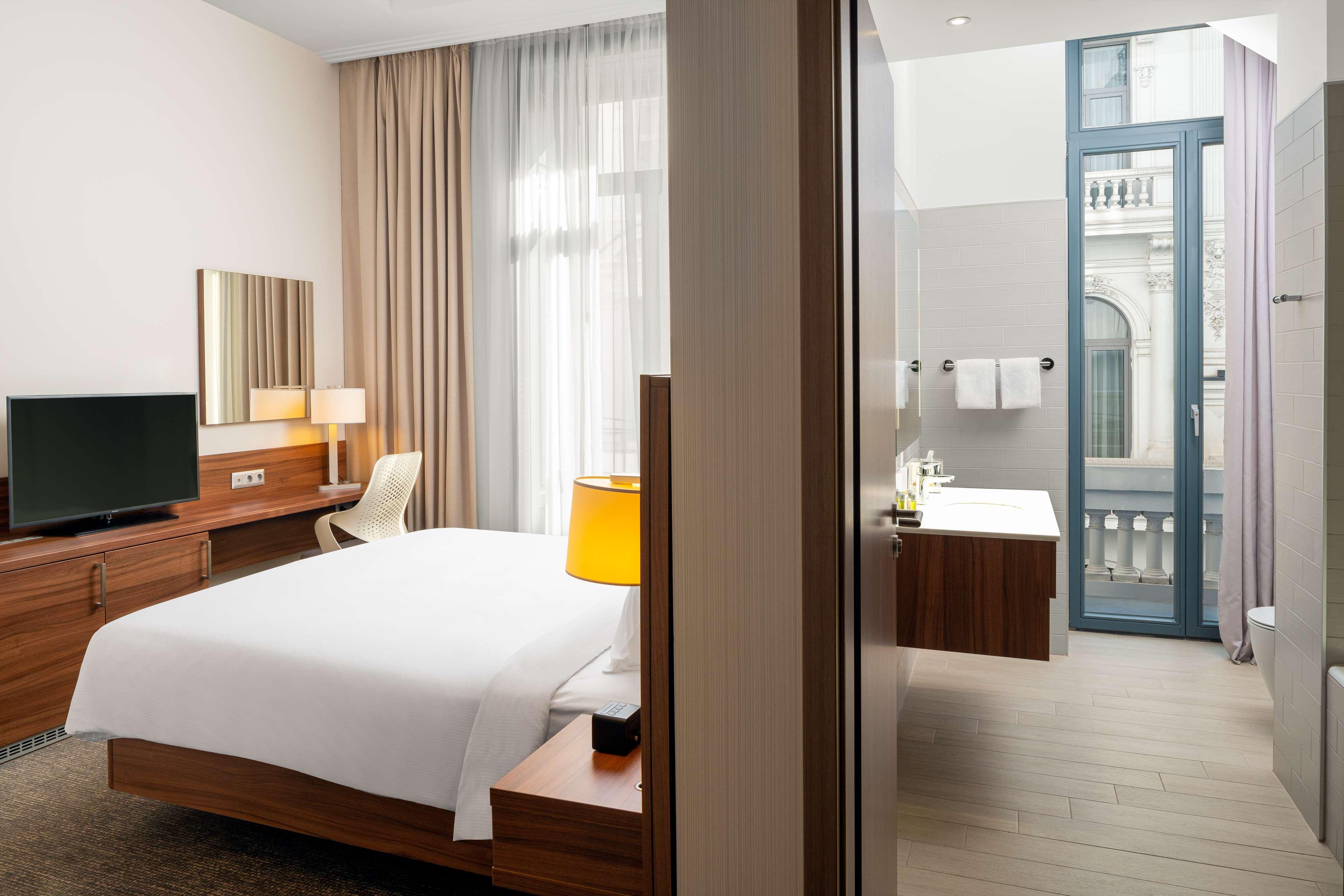 Double King Size Bed