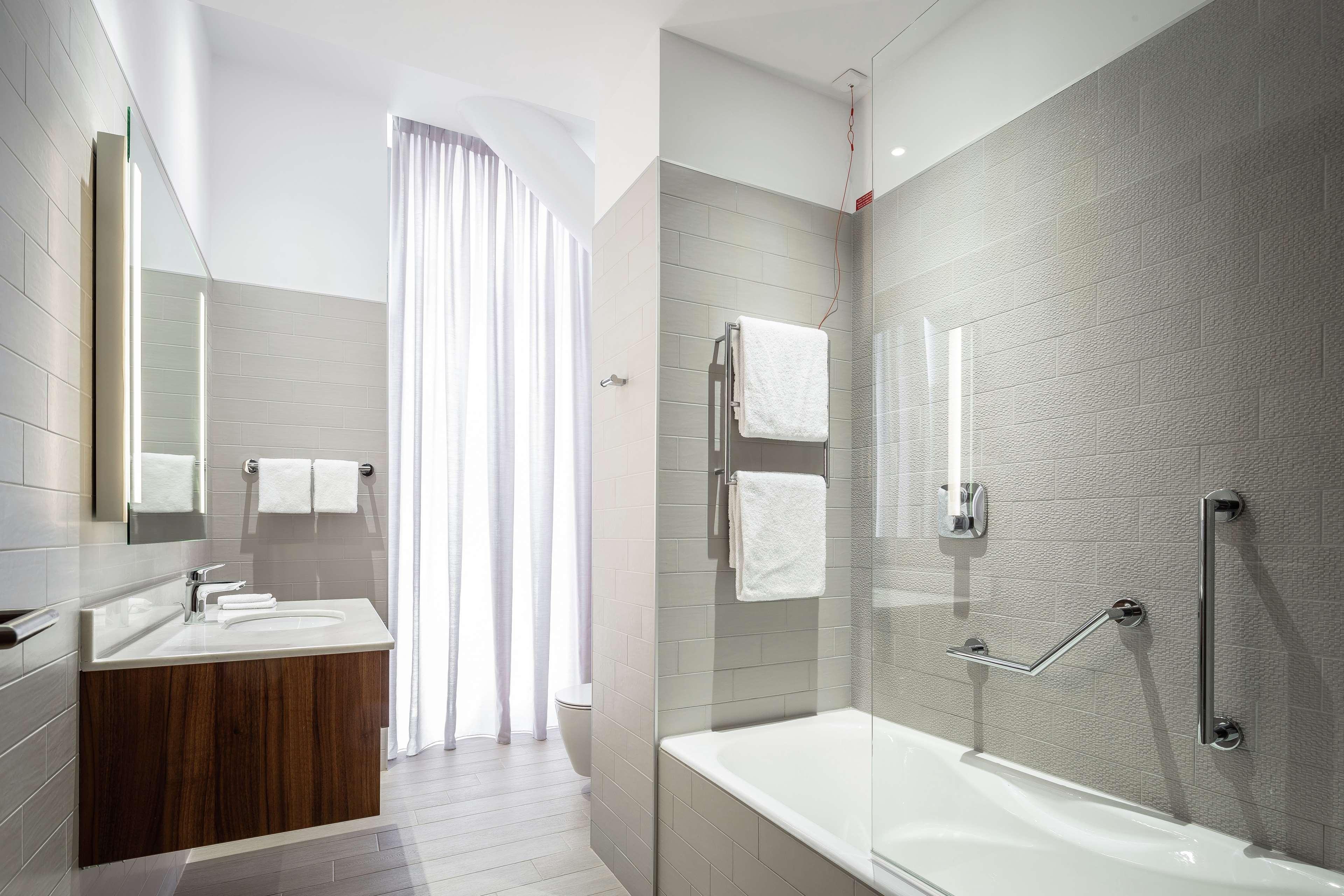 Suite King Bed One Bedroom 