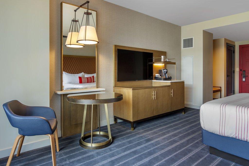 Double Deluxe King Bed