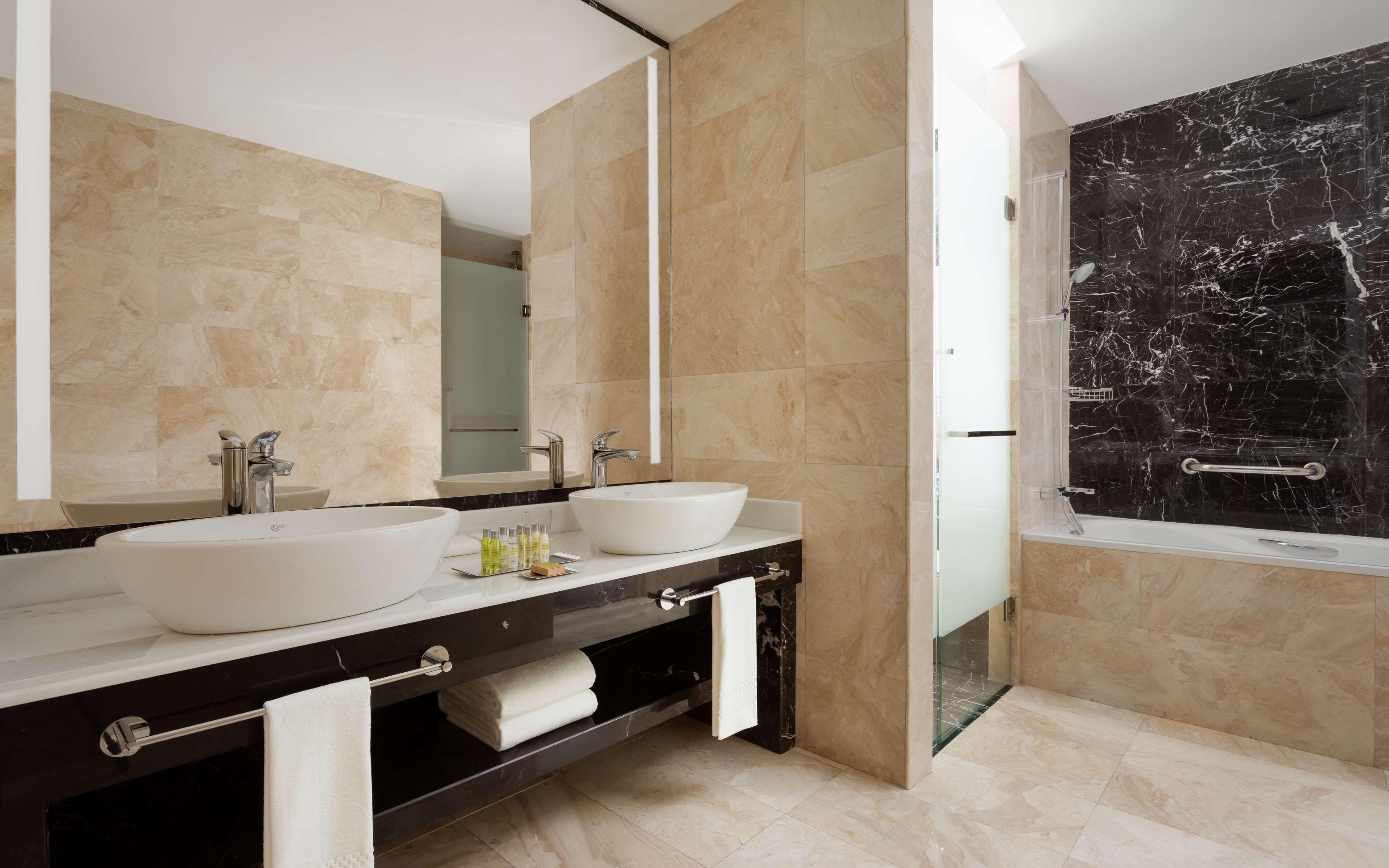 Suite King Bed One Bedroom 