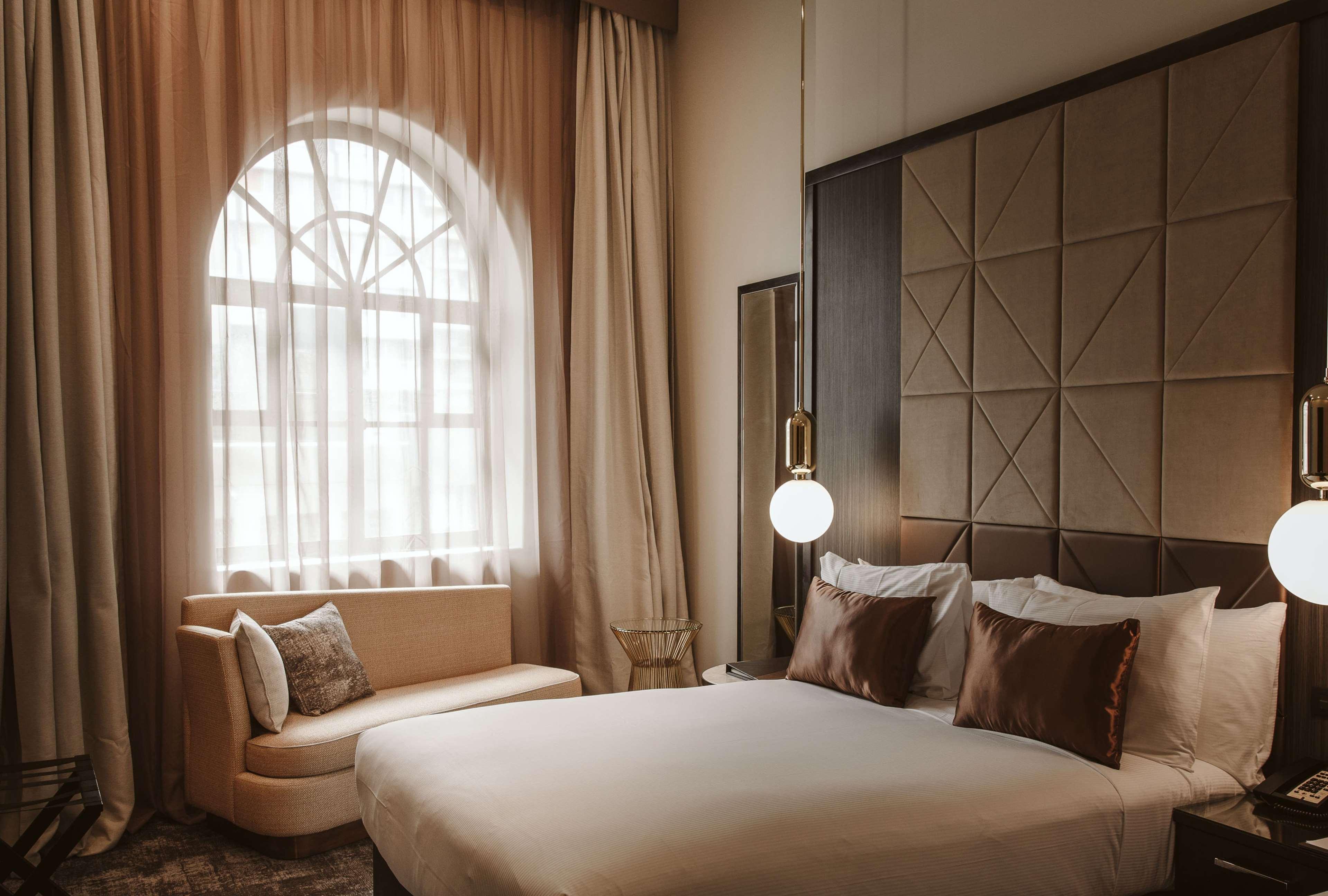 Double Deluxe King Bed