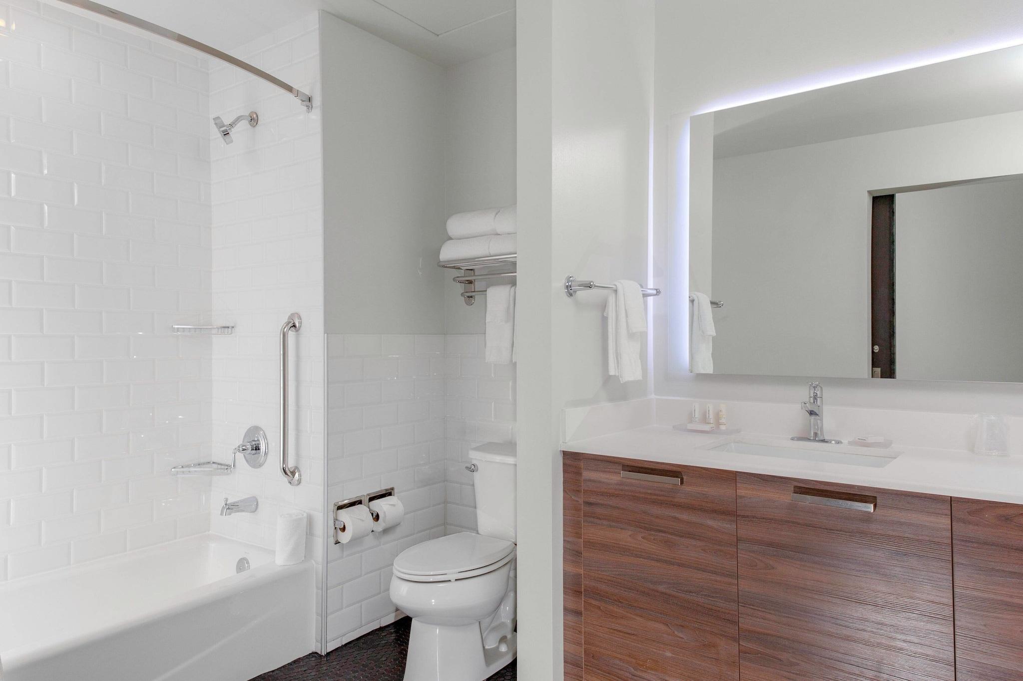 Room Accessible-two Queen Beds