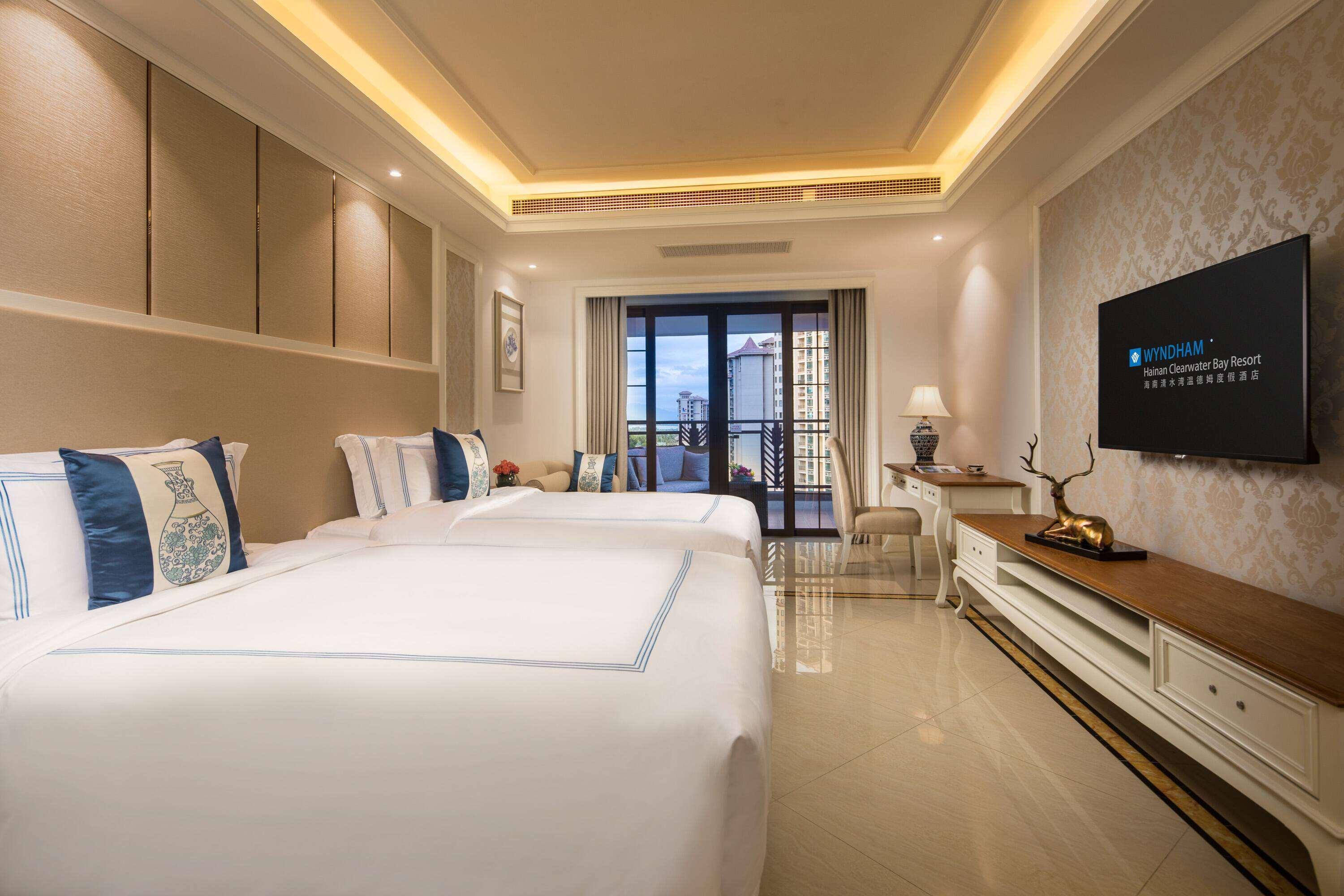 Twin Deluxe City View