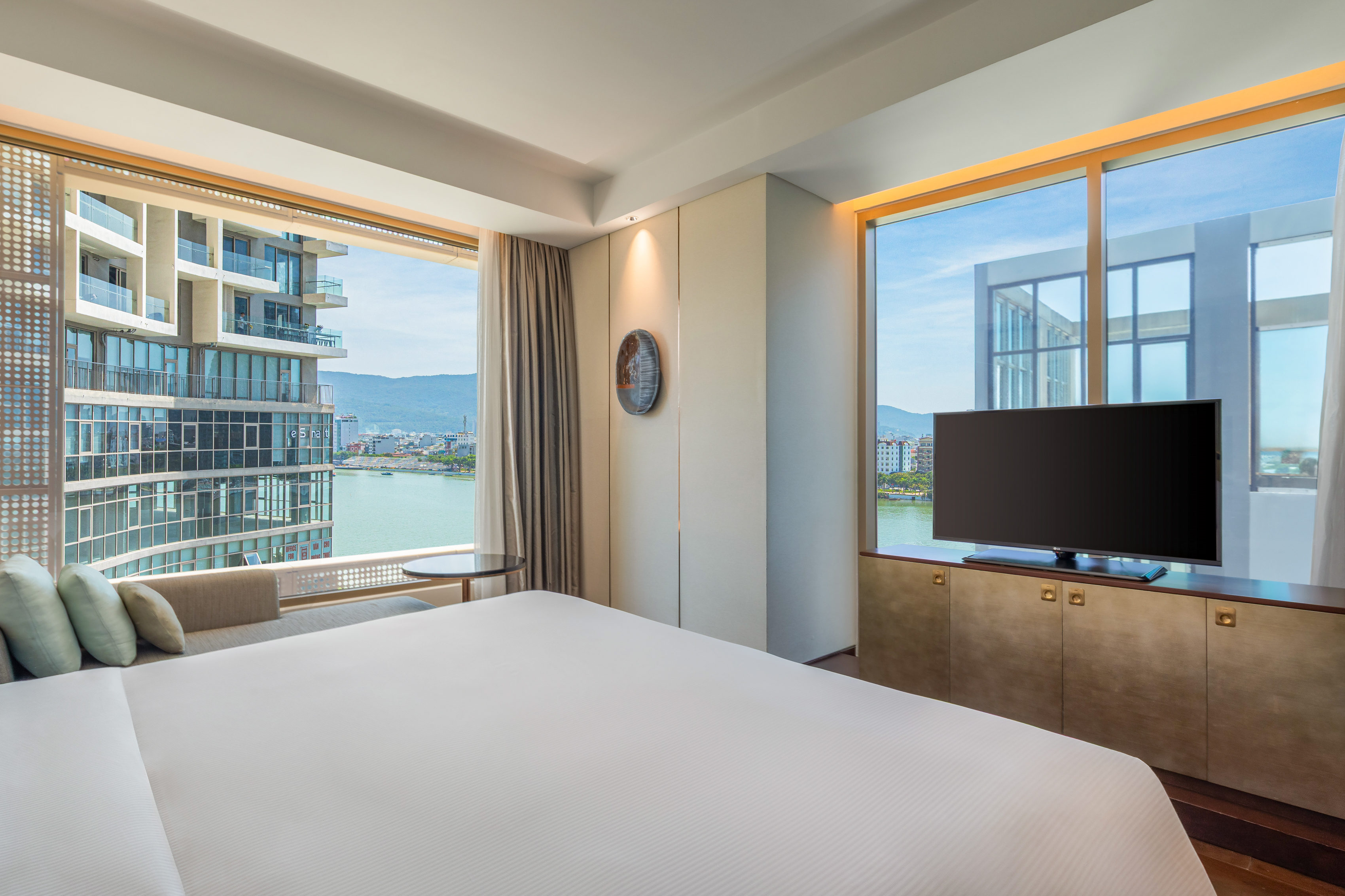Suite City View