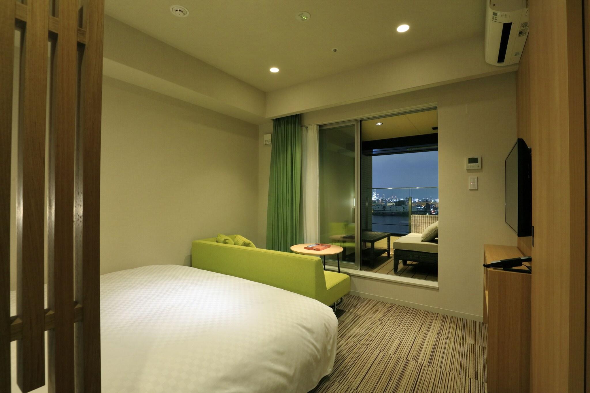 Double King Bed Non Smoking