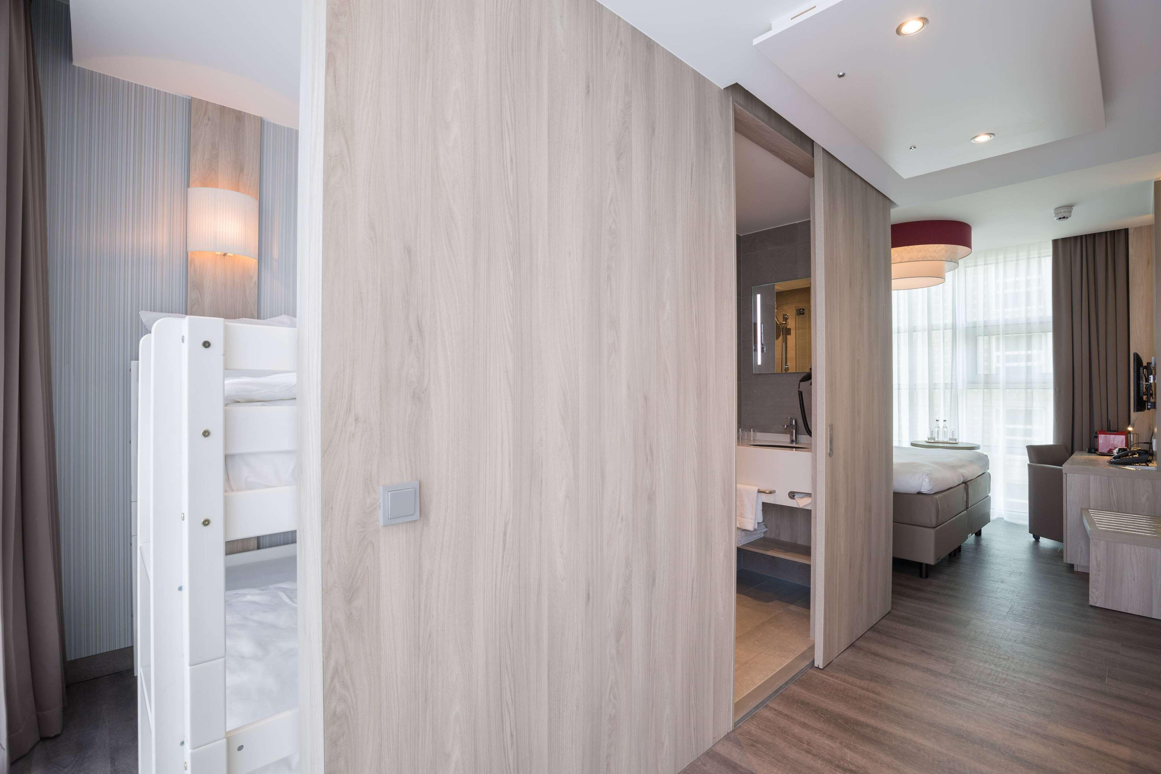 Quadruple King Size Bed