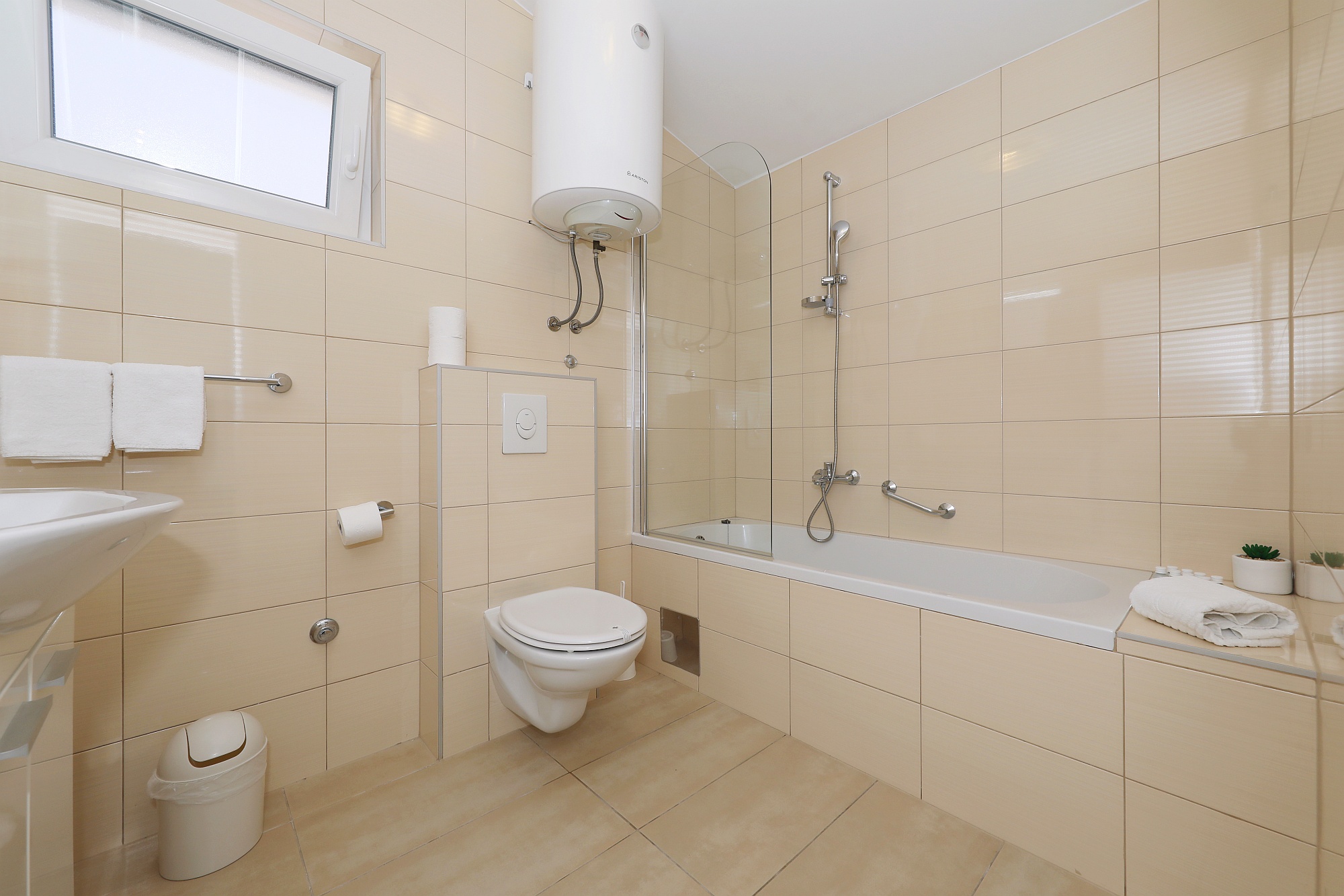 Apartment Capacity 4