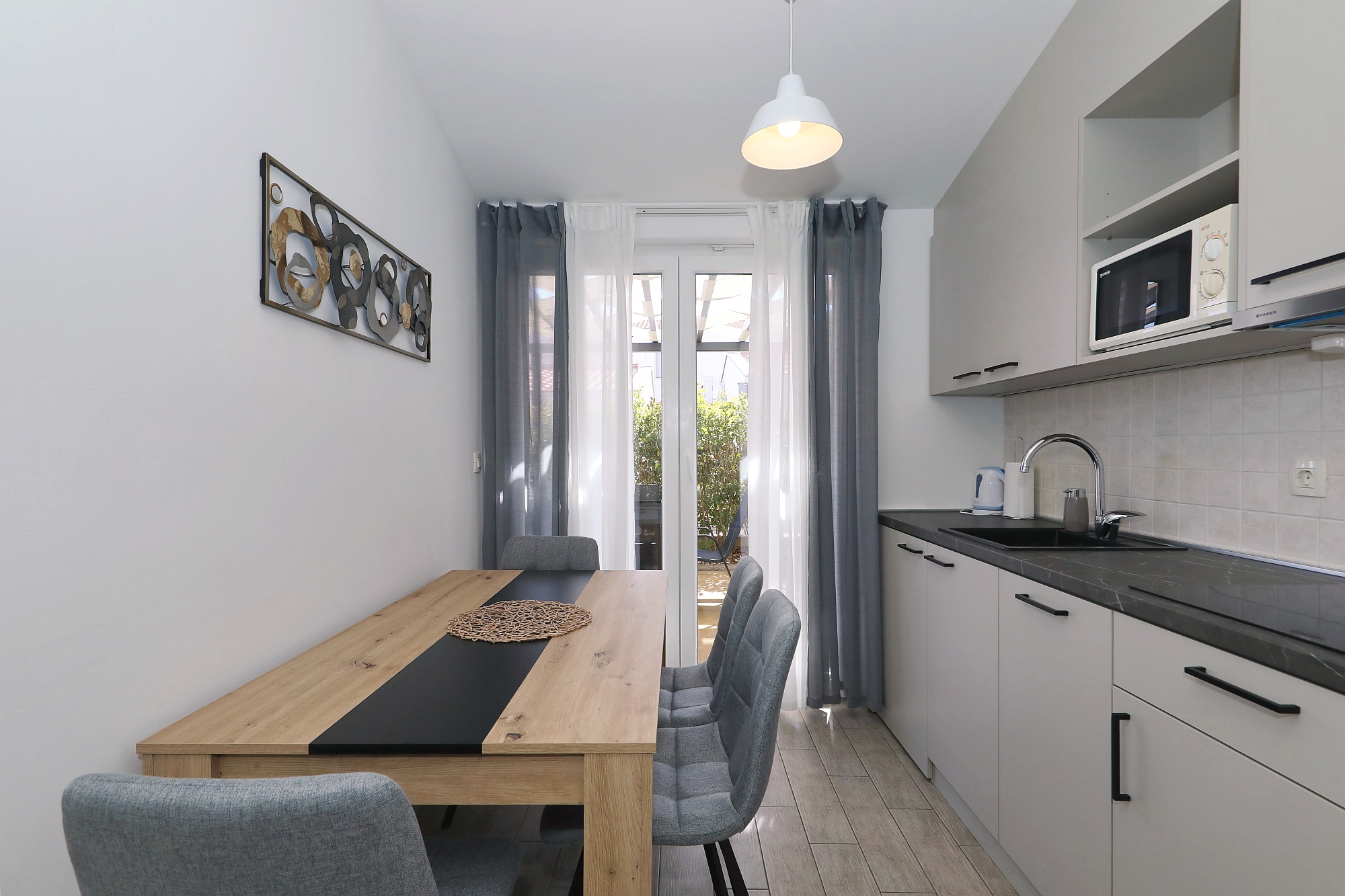 Apartment Capacity 4