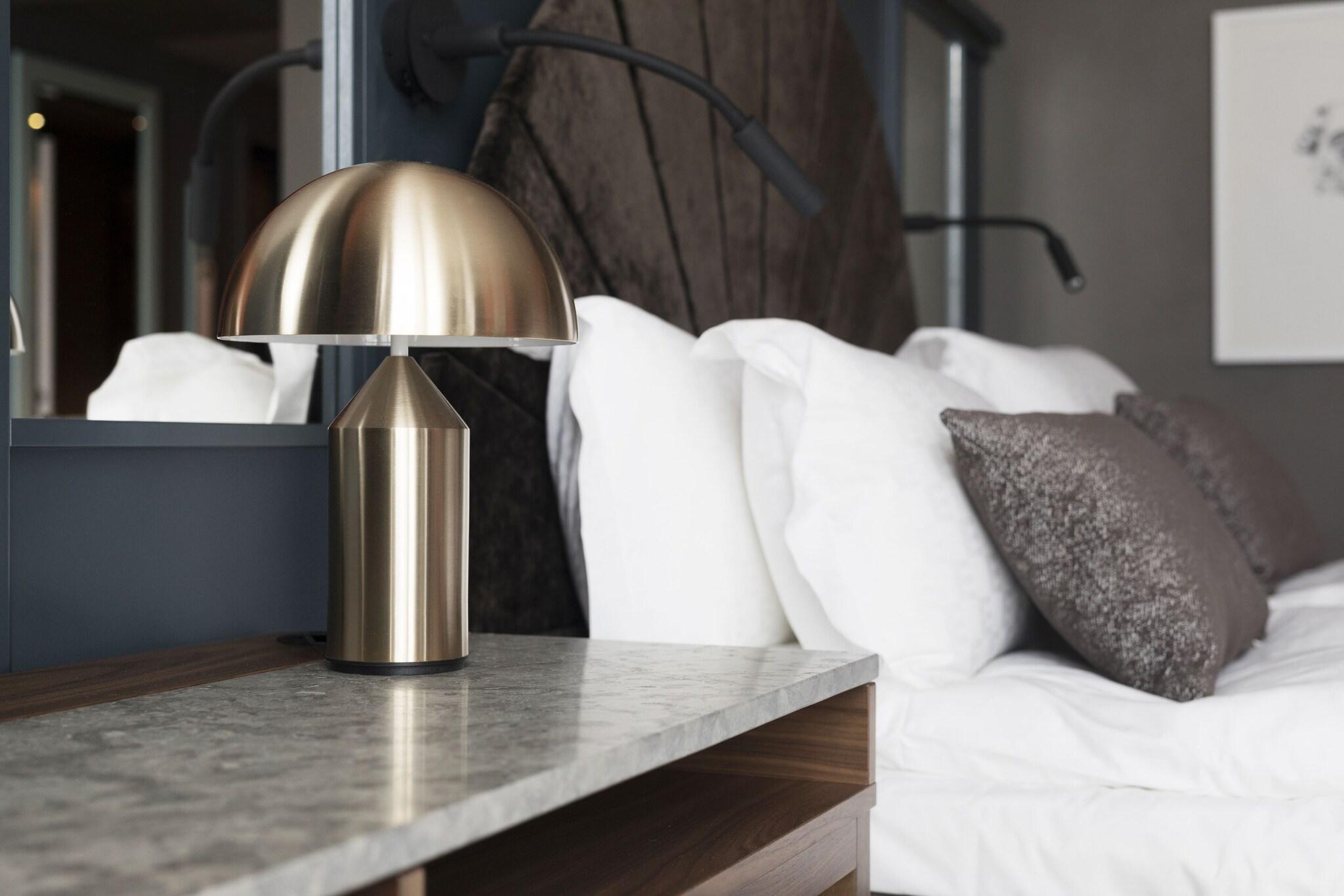 Double Deluxe King Bed