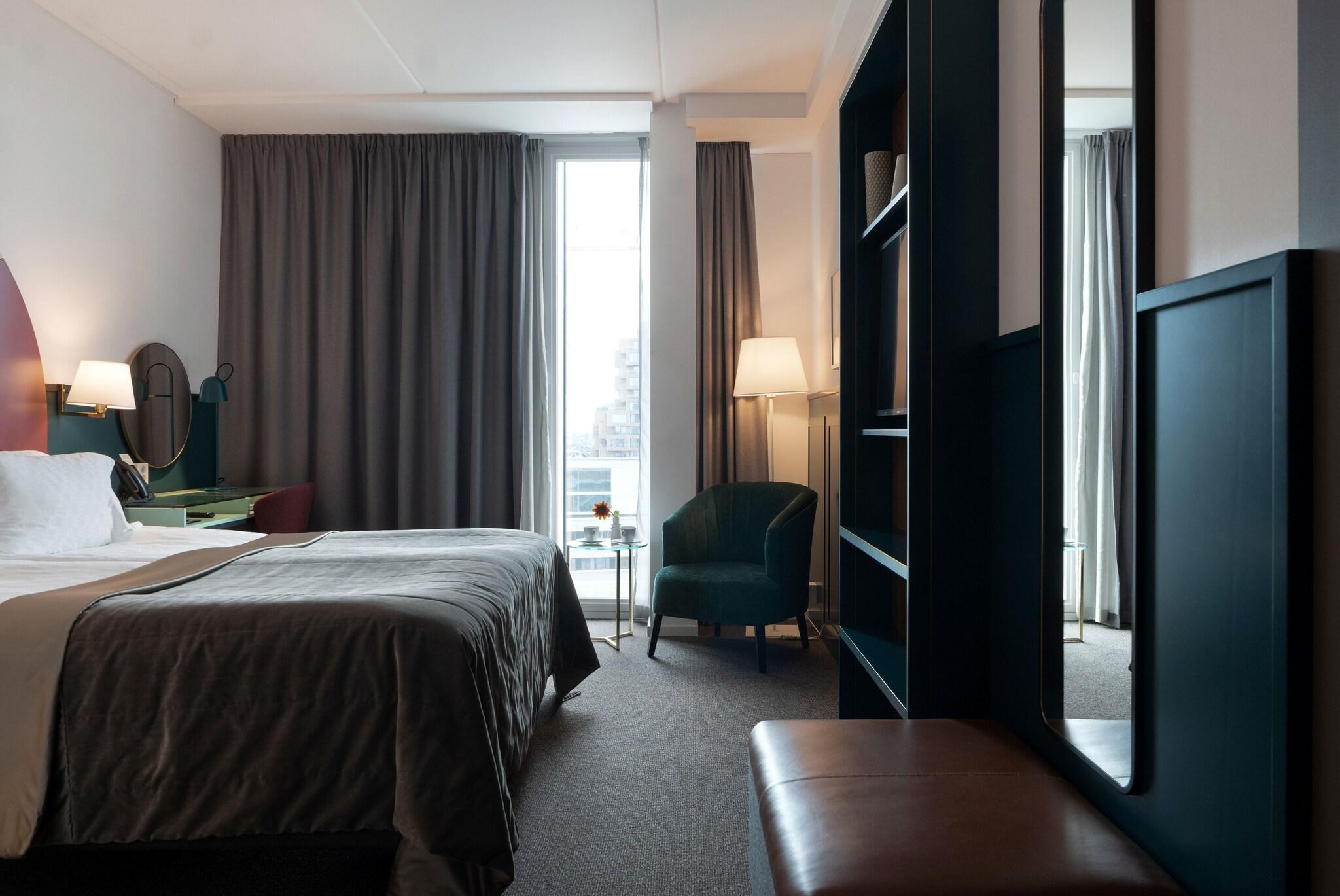 Double Superior King Bed