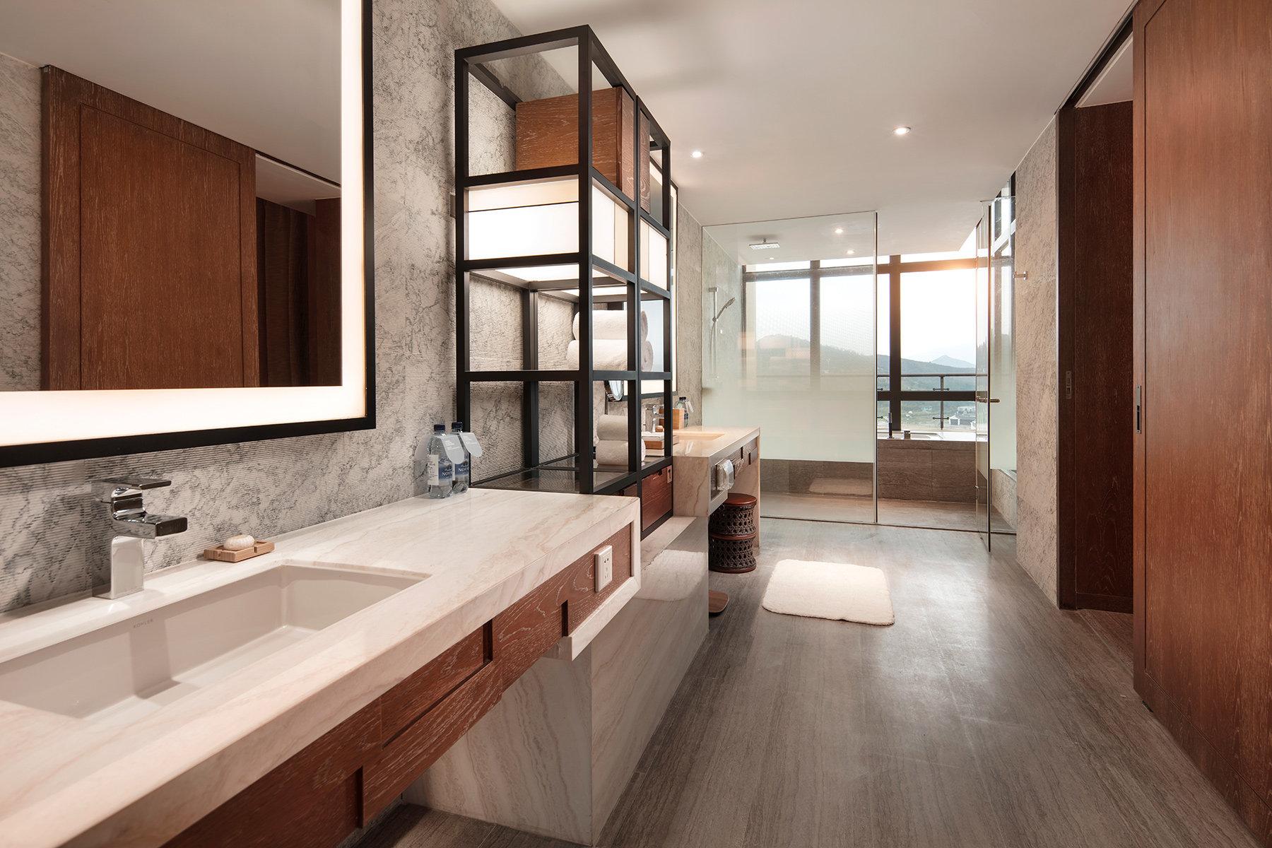 Junior Suite King Size Bed