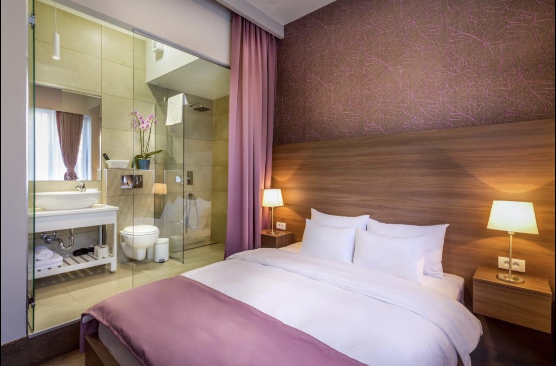 Double or Twin Standard