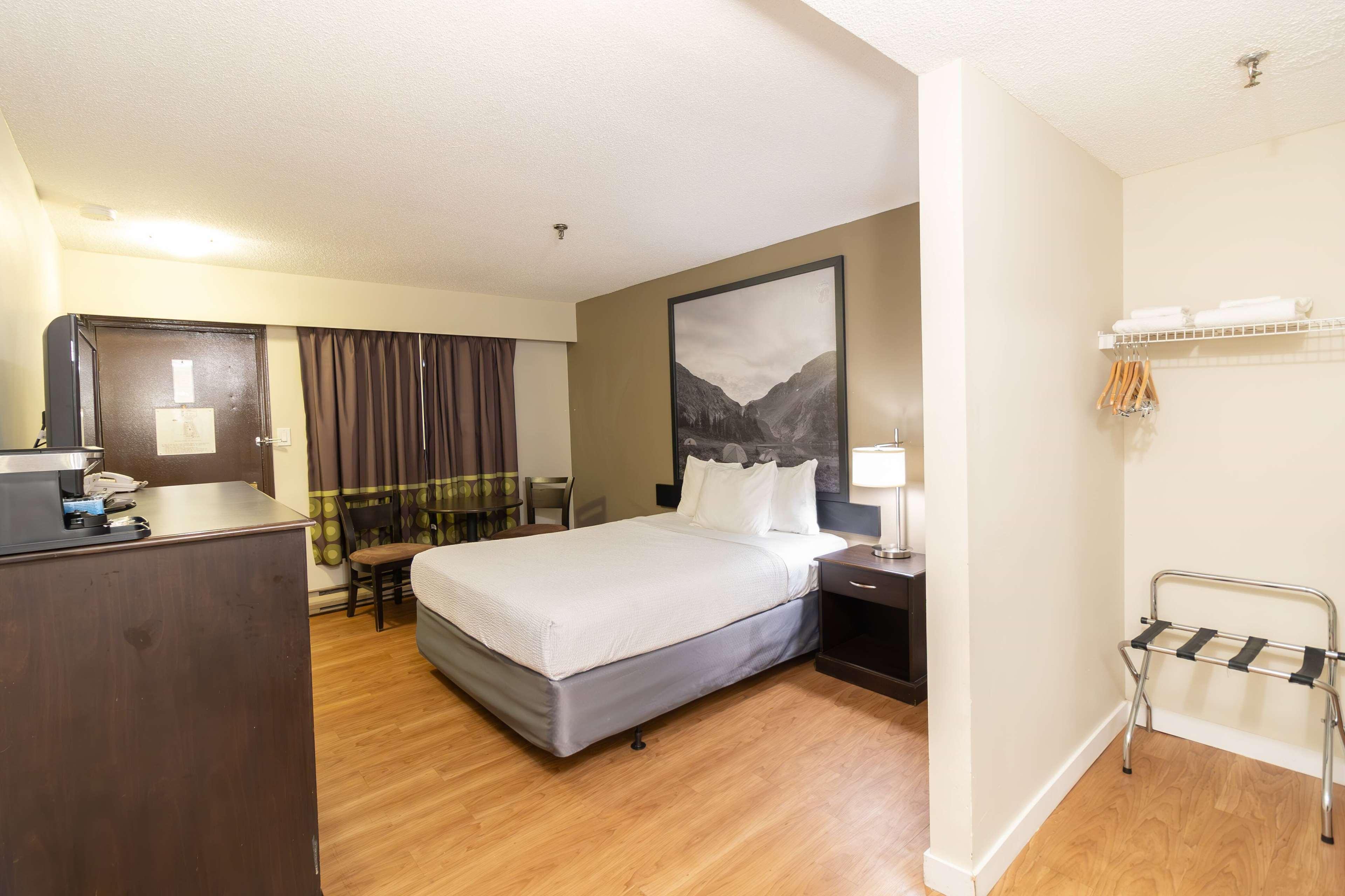 Double Queen Size Bed