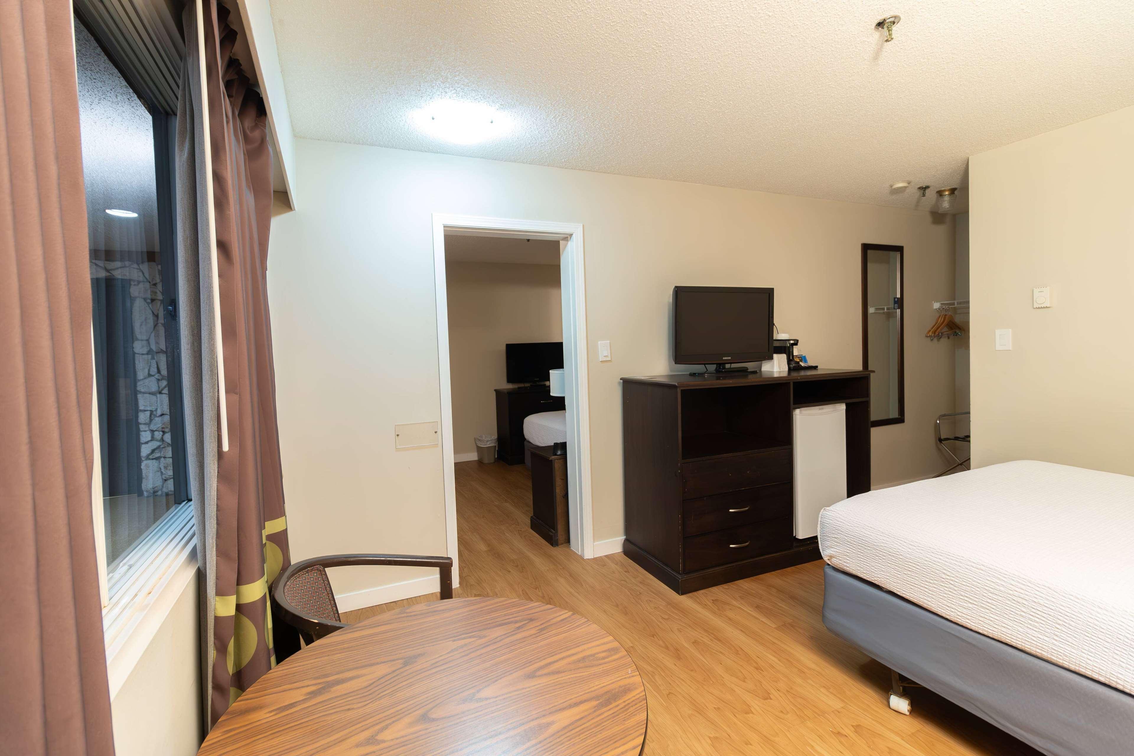 Suite Two Queen Beds