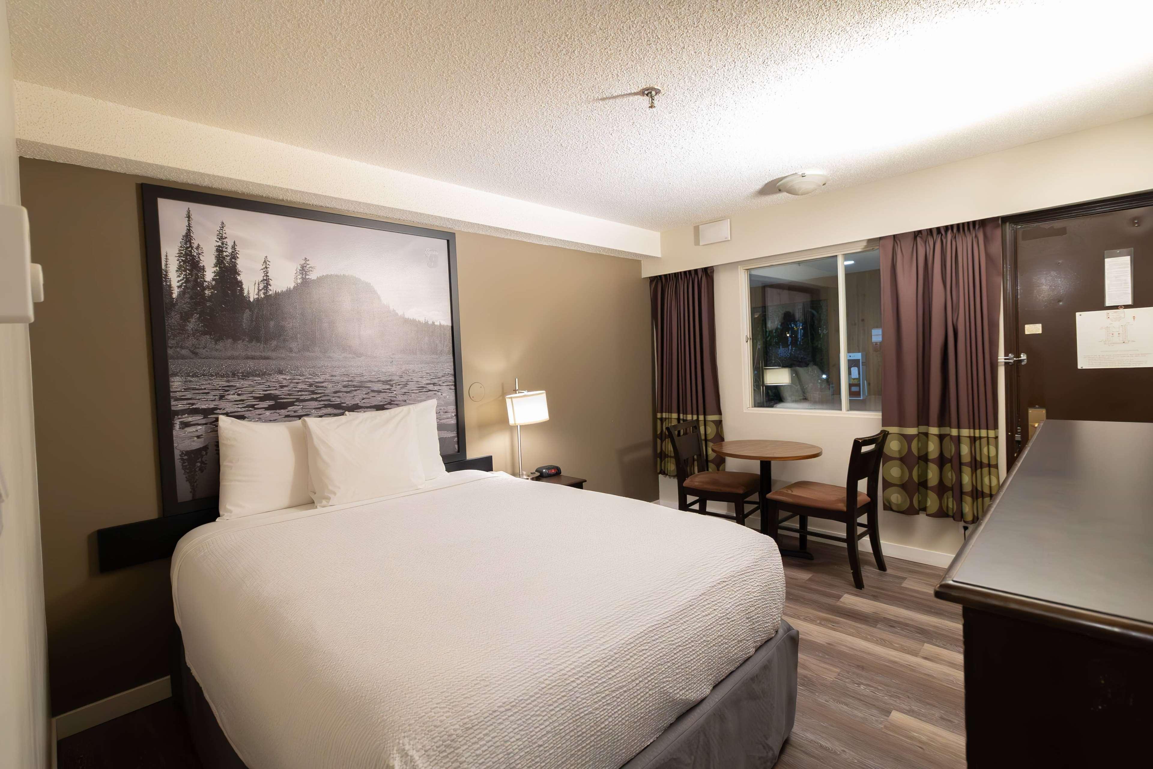 Room Queen Bed Non Smoking