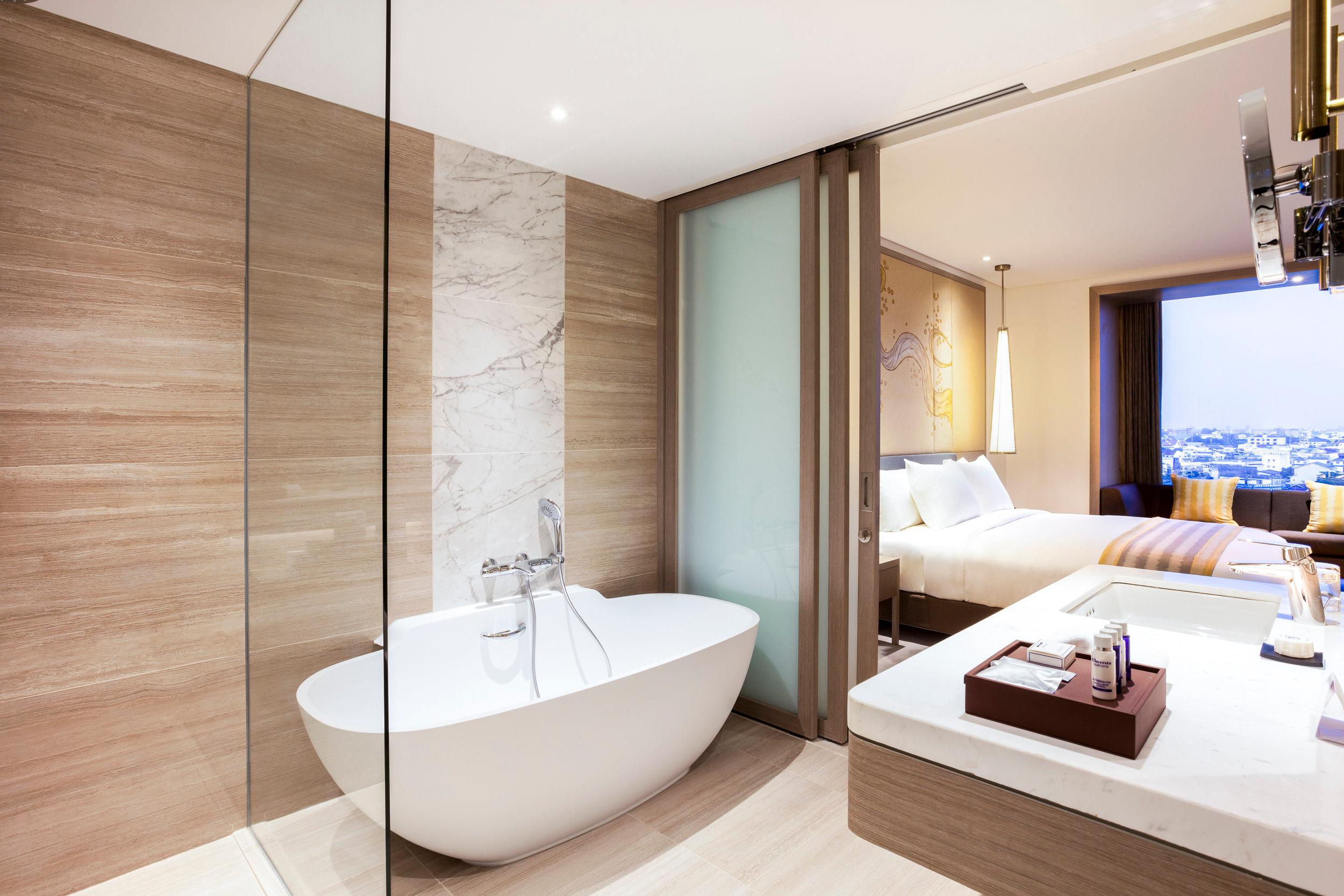 Double Club King Bed