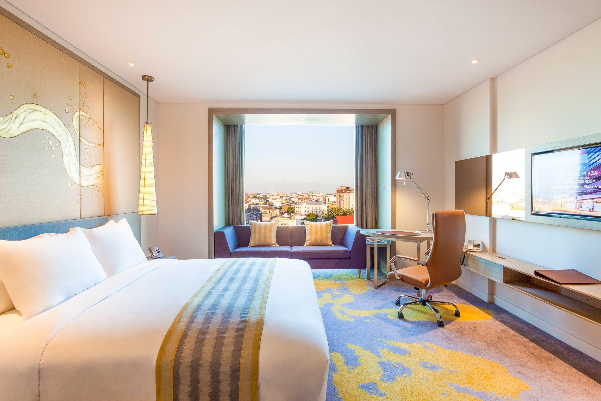 Double Pool View King Bed