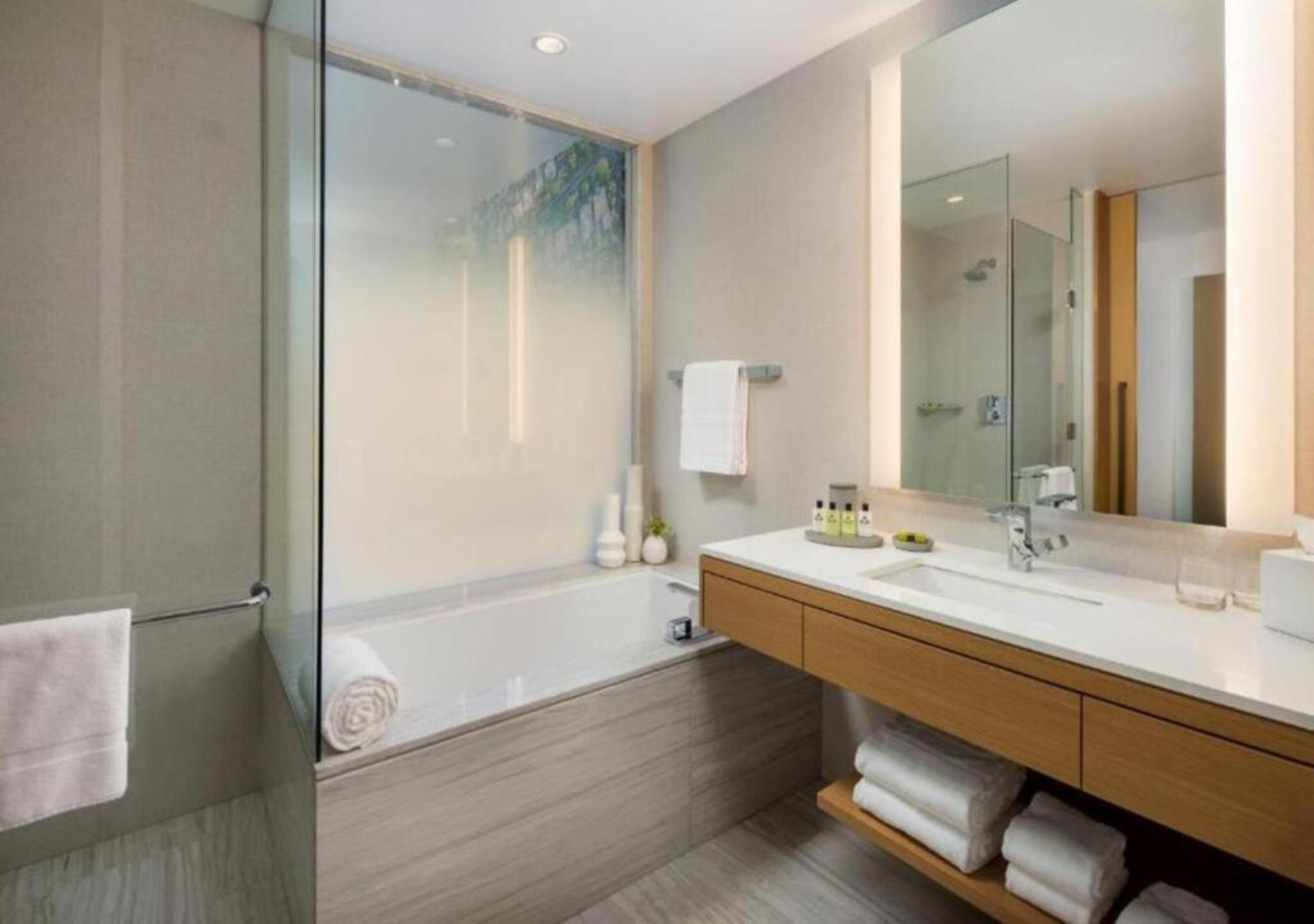 Suite Club City View