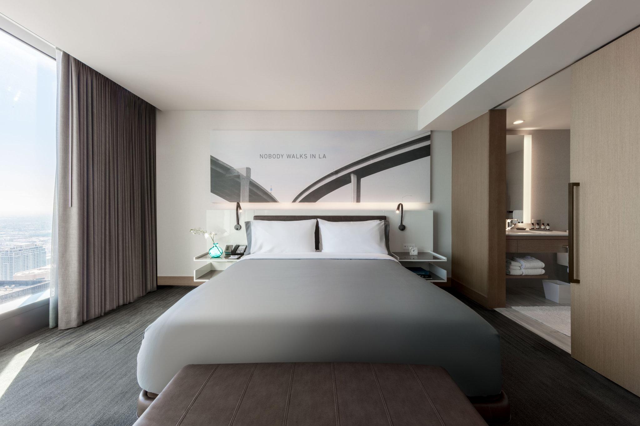 Double Deluxe King Bed