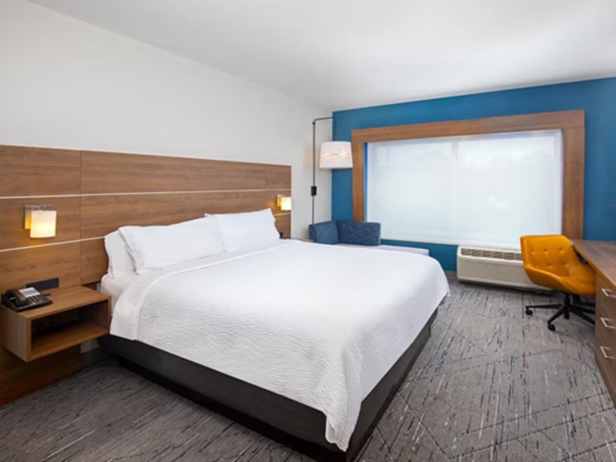 Double Accessible King Size Bed