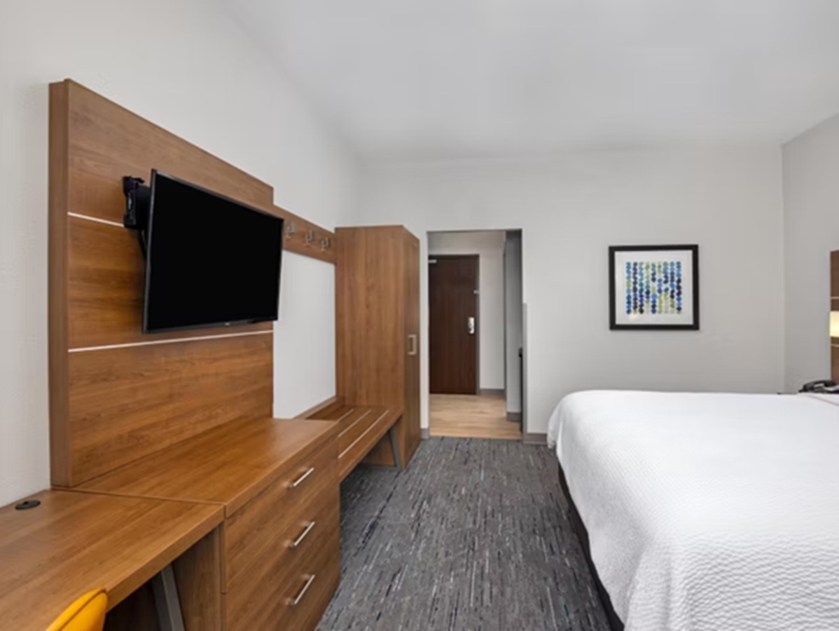 Double Accessible King Size Bed