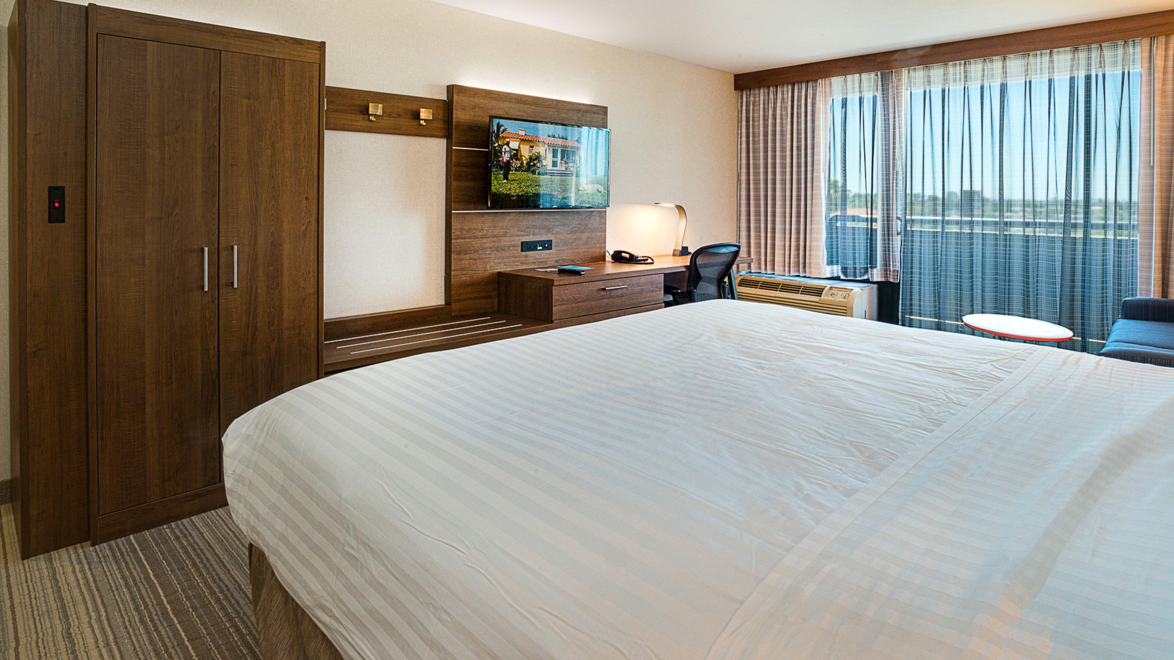 Double Pool View King Bed