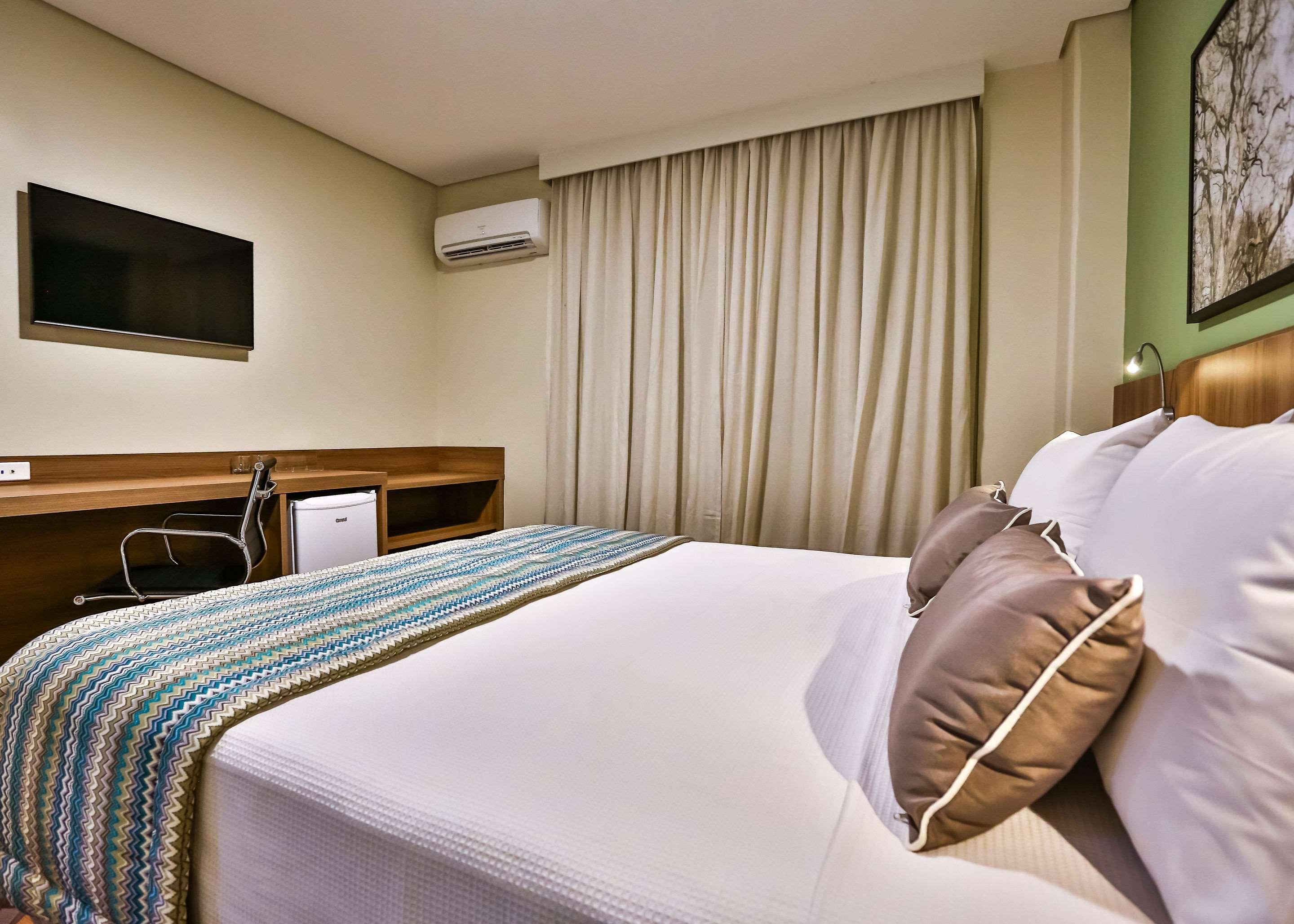 Double Queen Size Bed