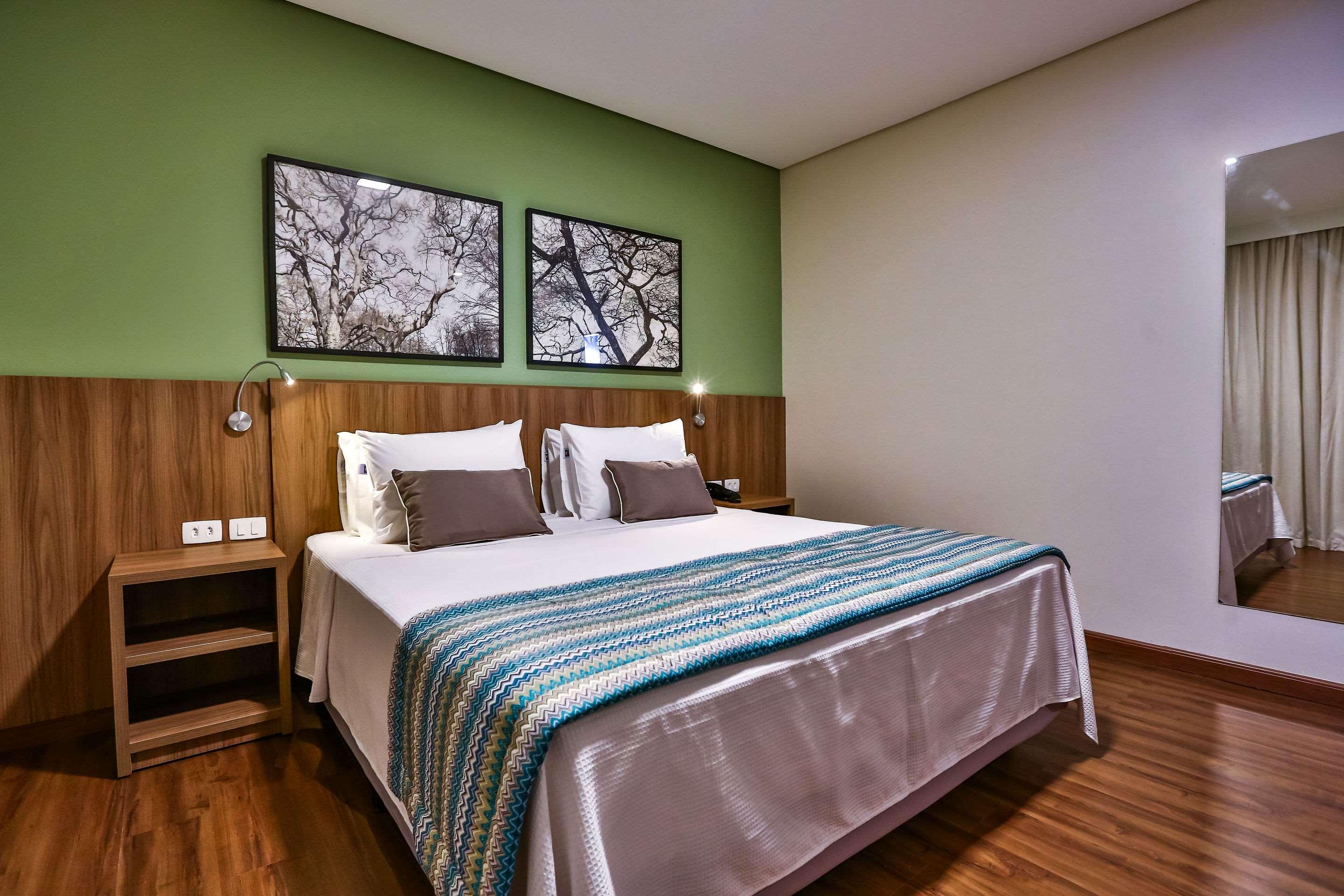 Double Queen Size Bed