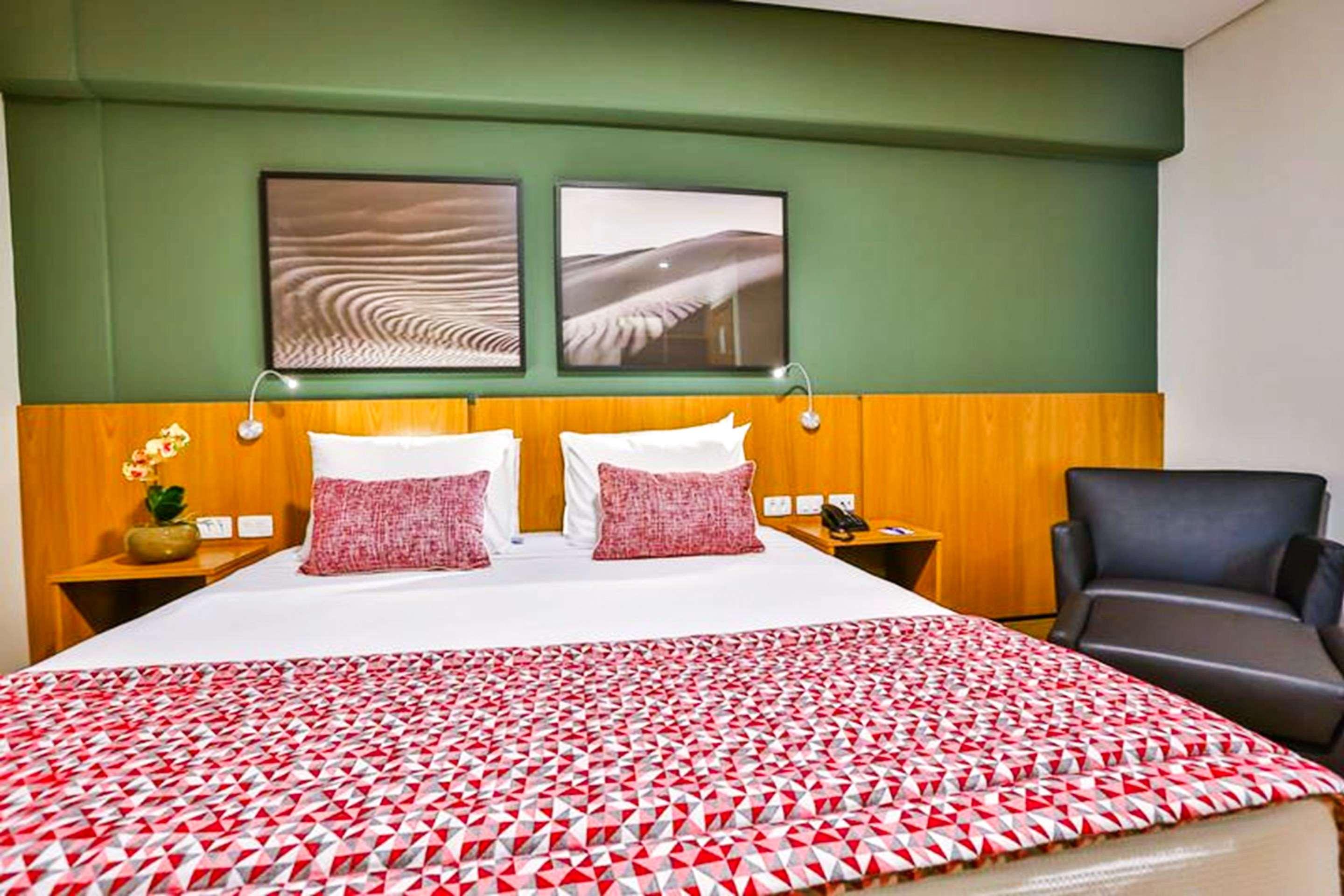 Double Queen Bed Non Smoking