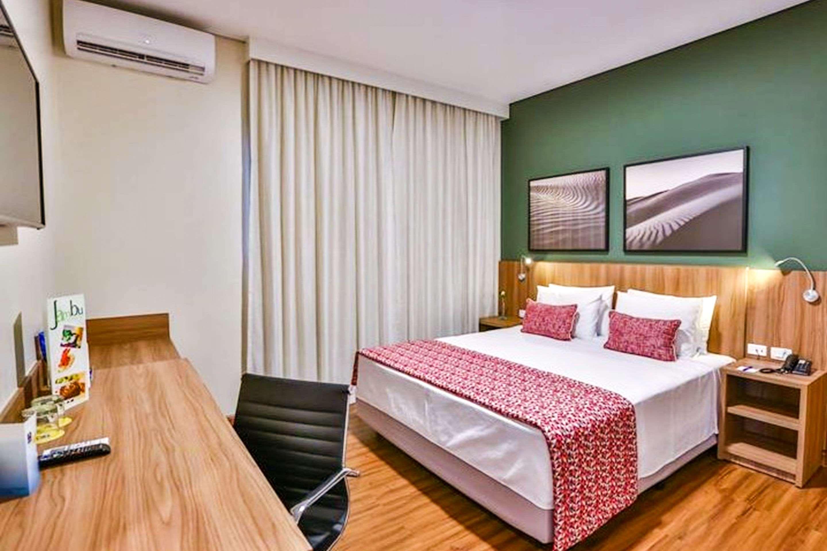 Double Queen Bed Non Smoking