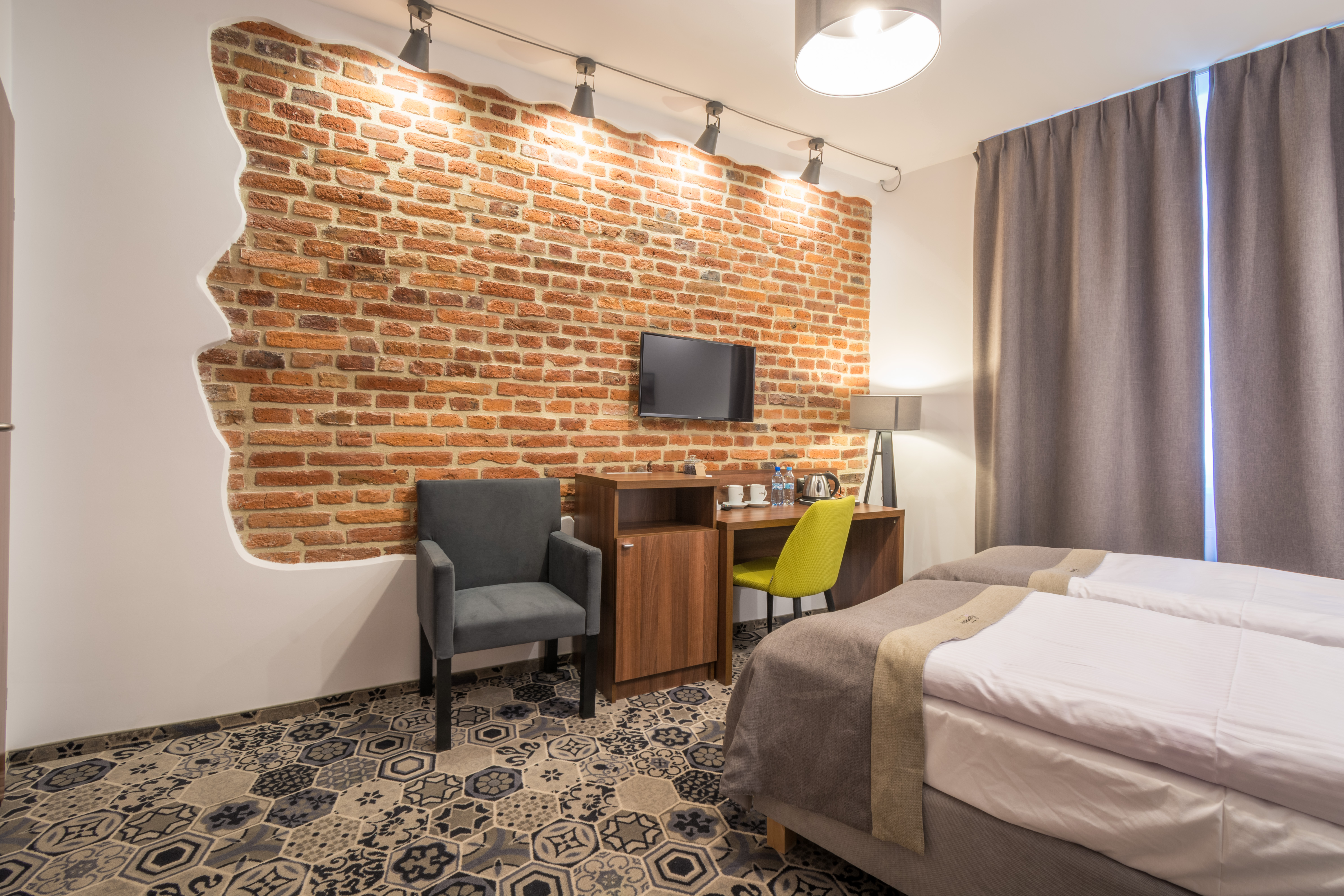 Double or Twin Standard