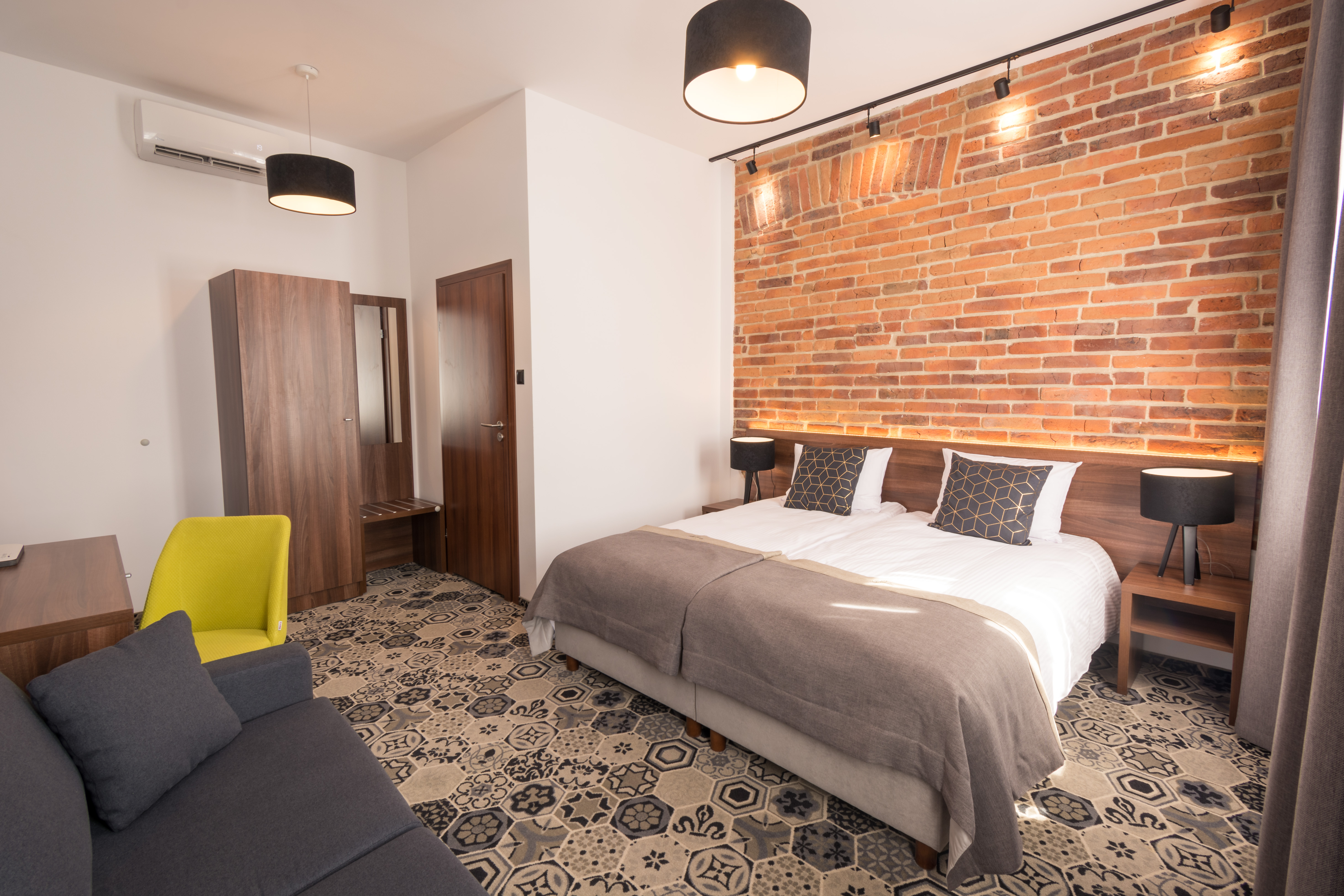 Double or Twin Deluxe