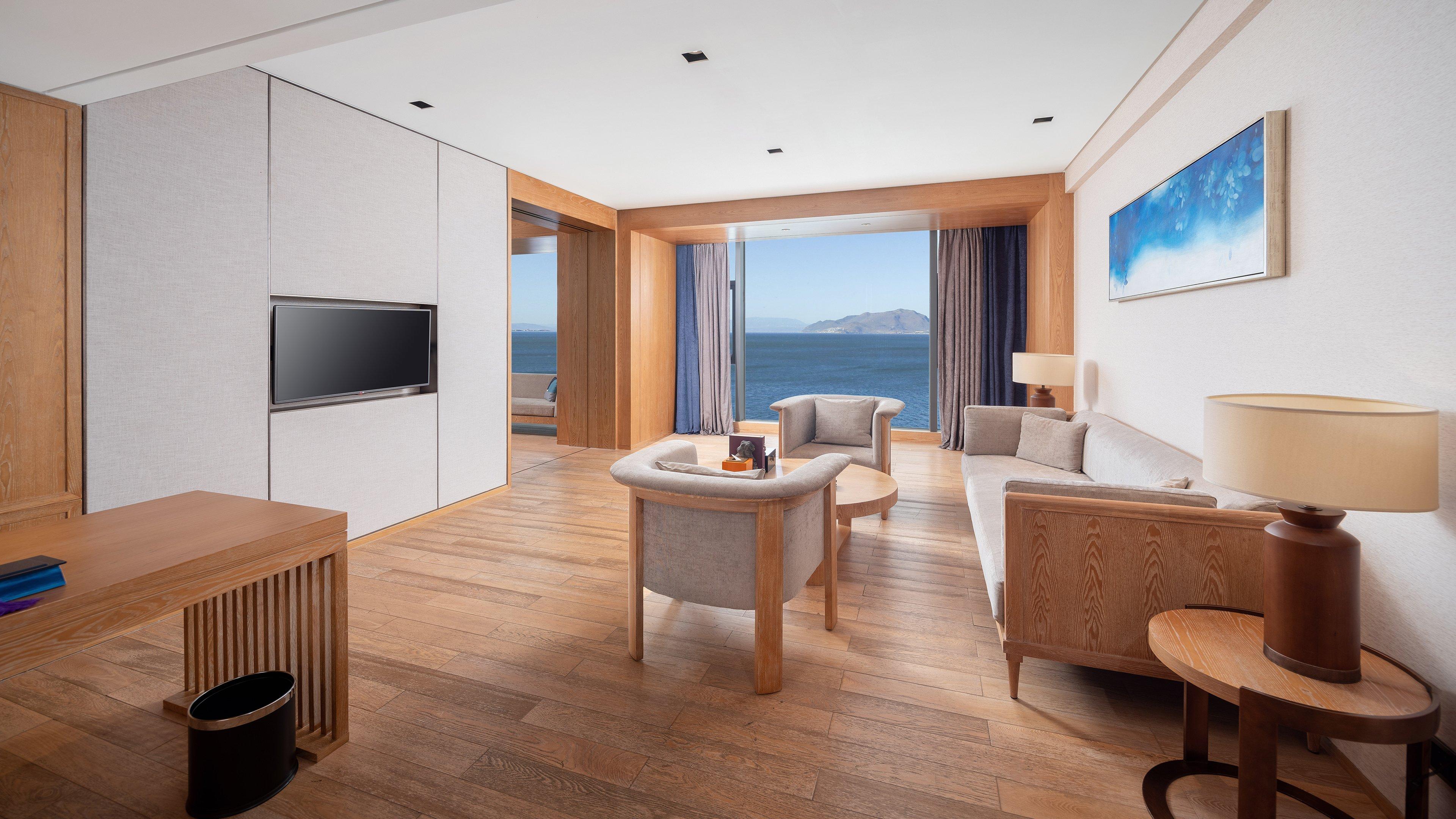 Suite with Views