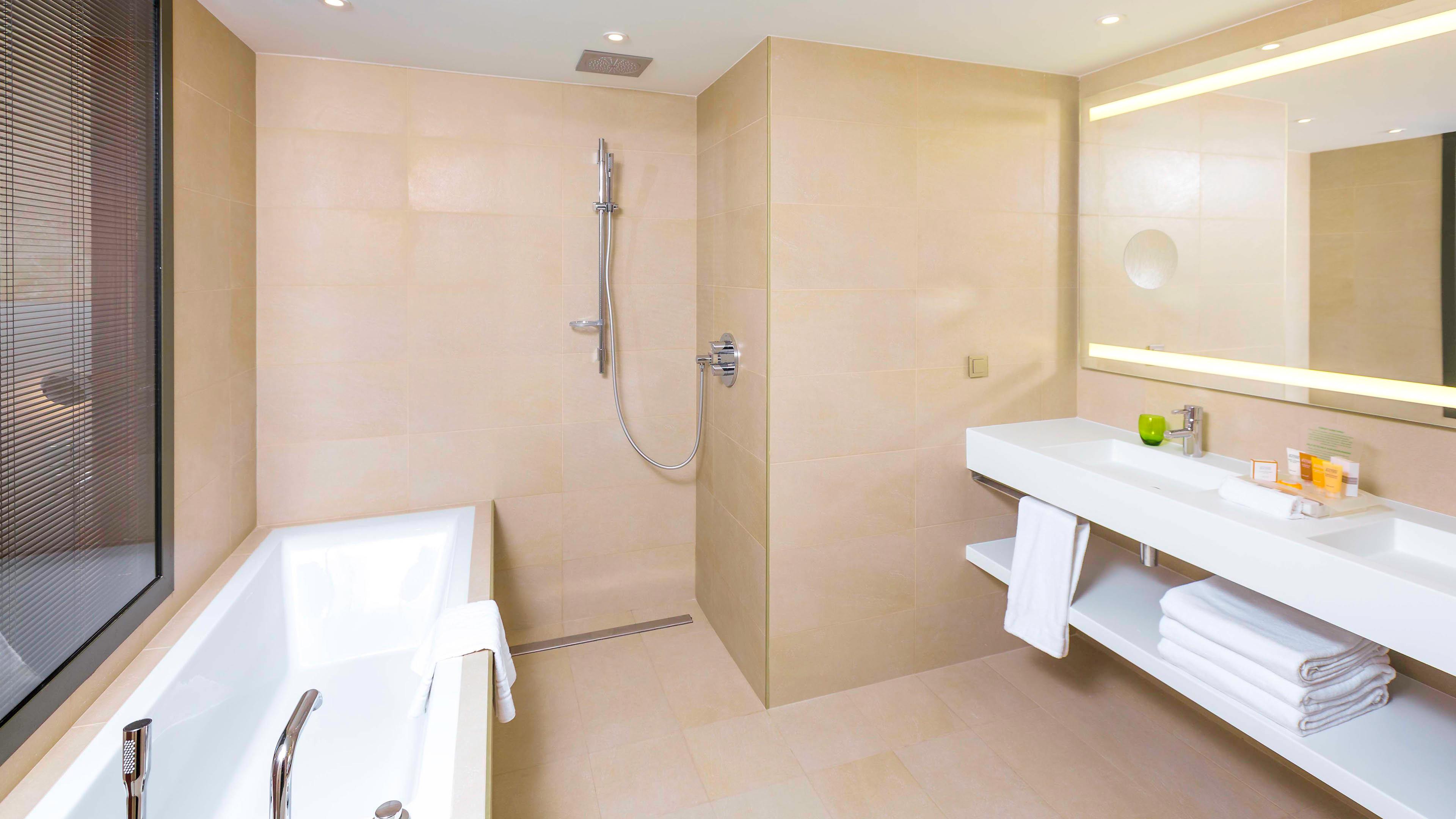 Suite Queen Size Bed