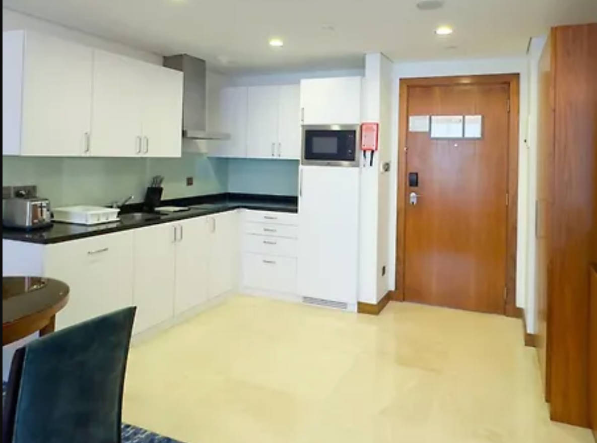 Studio Premium King Bed