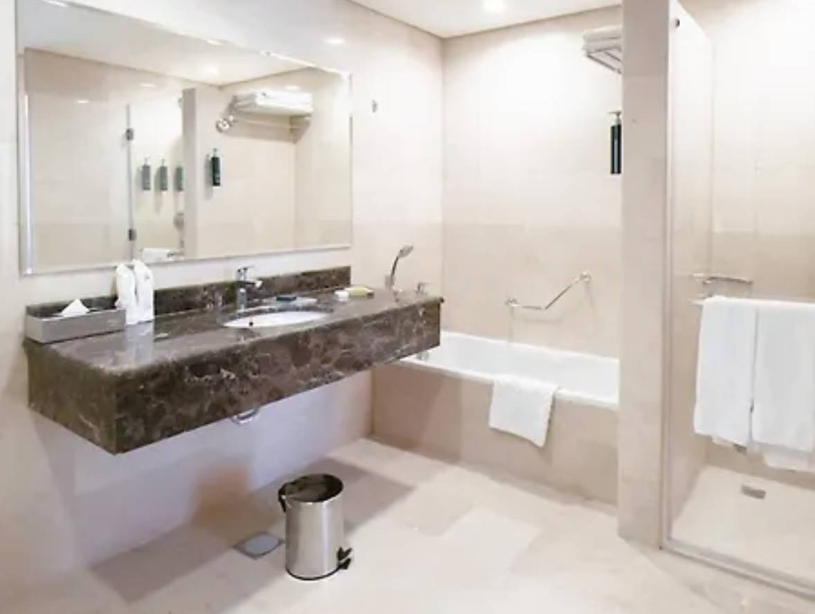 Studio Premium with Views