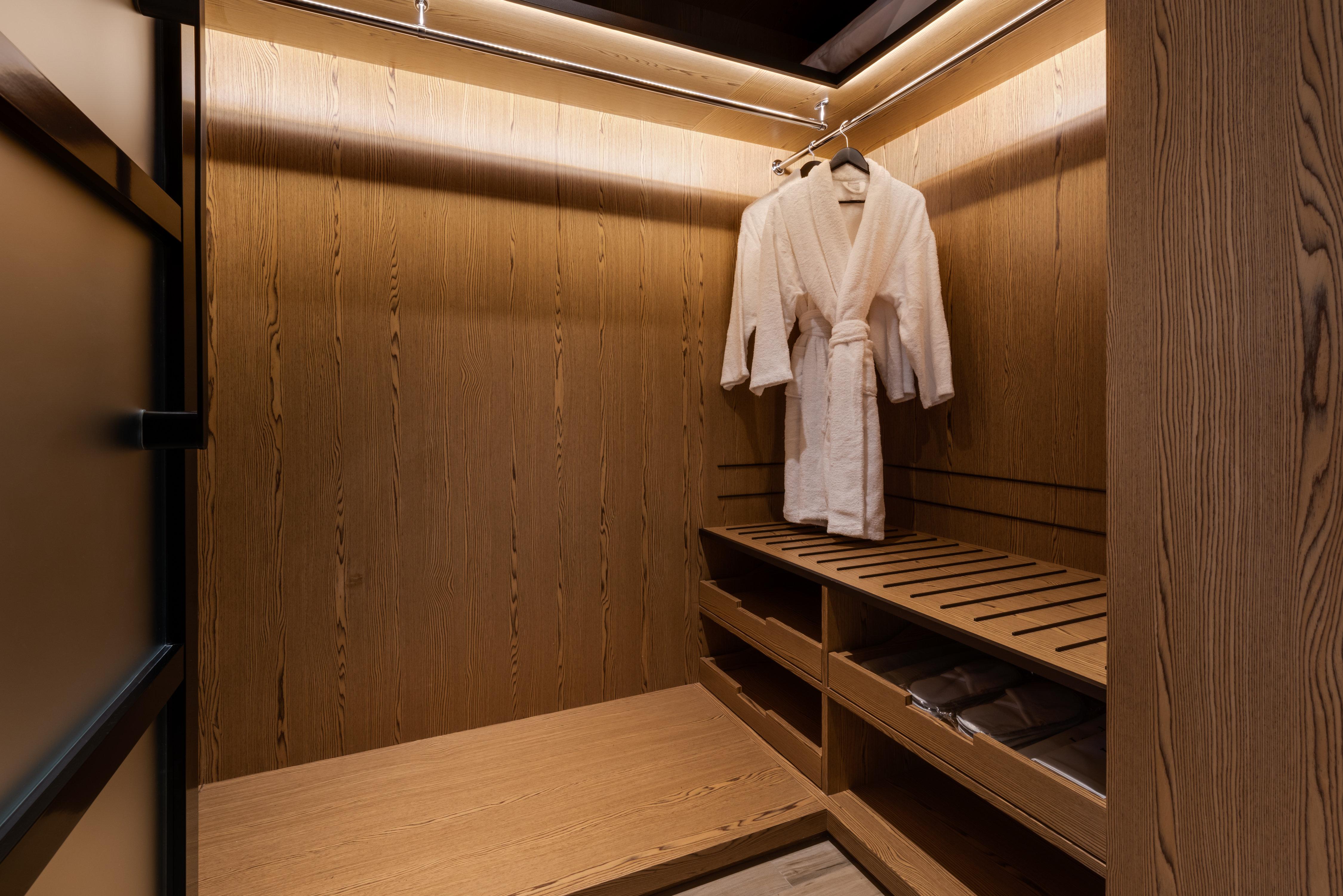 Junior Suite Club City View