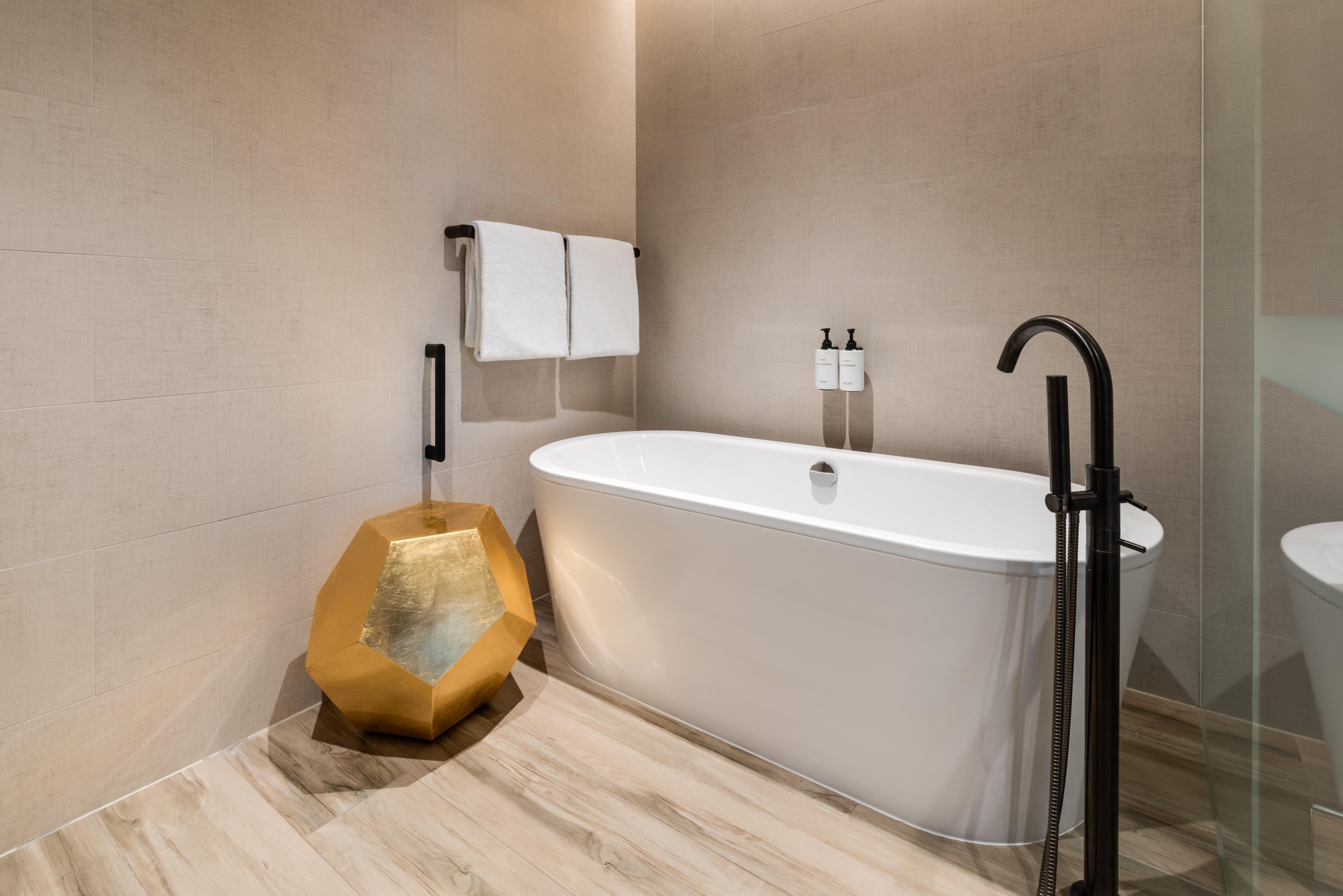 Junior Suite Club City View