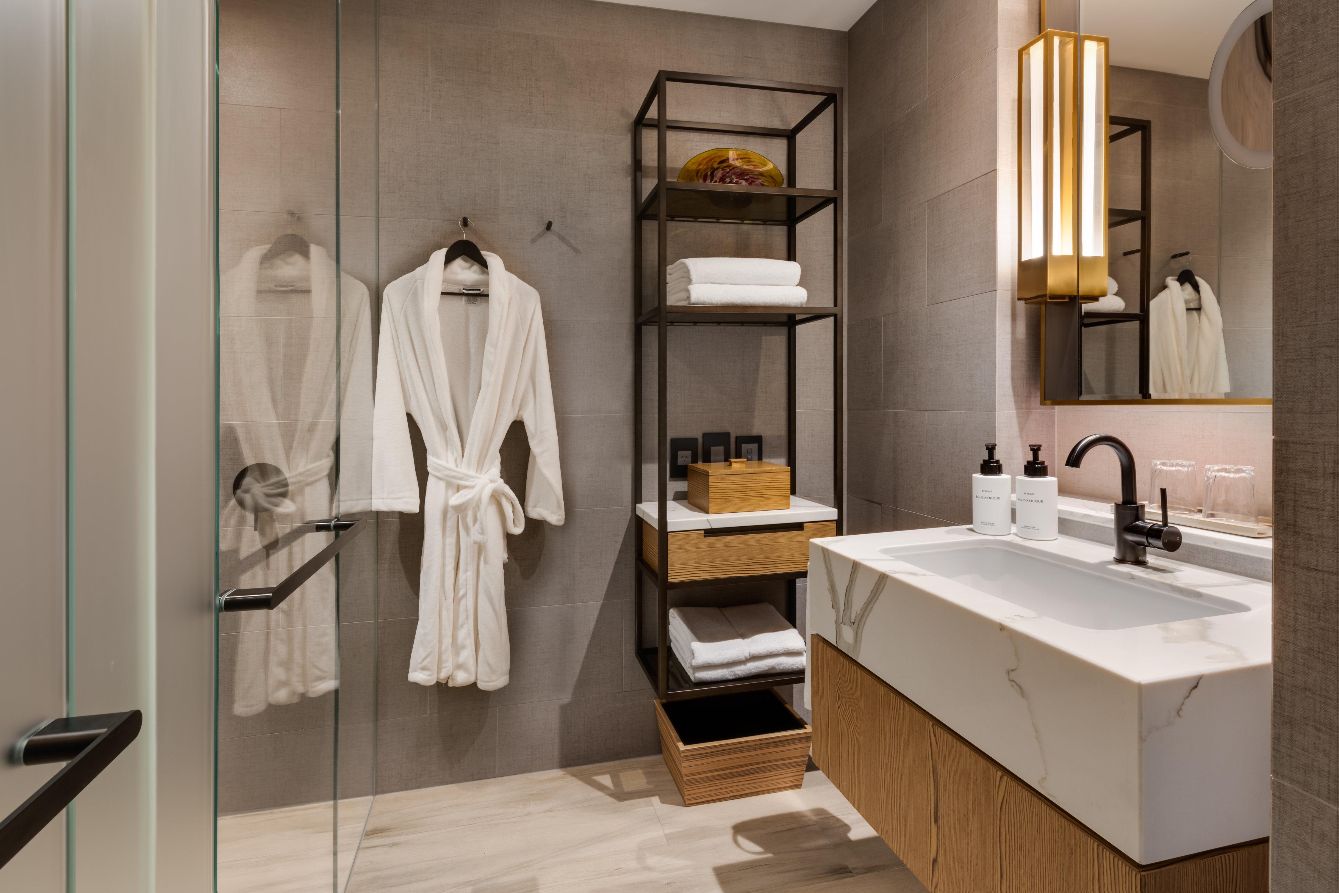 Room Premium King Bed