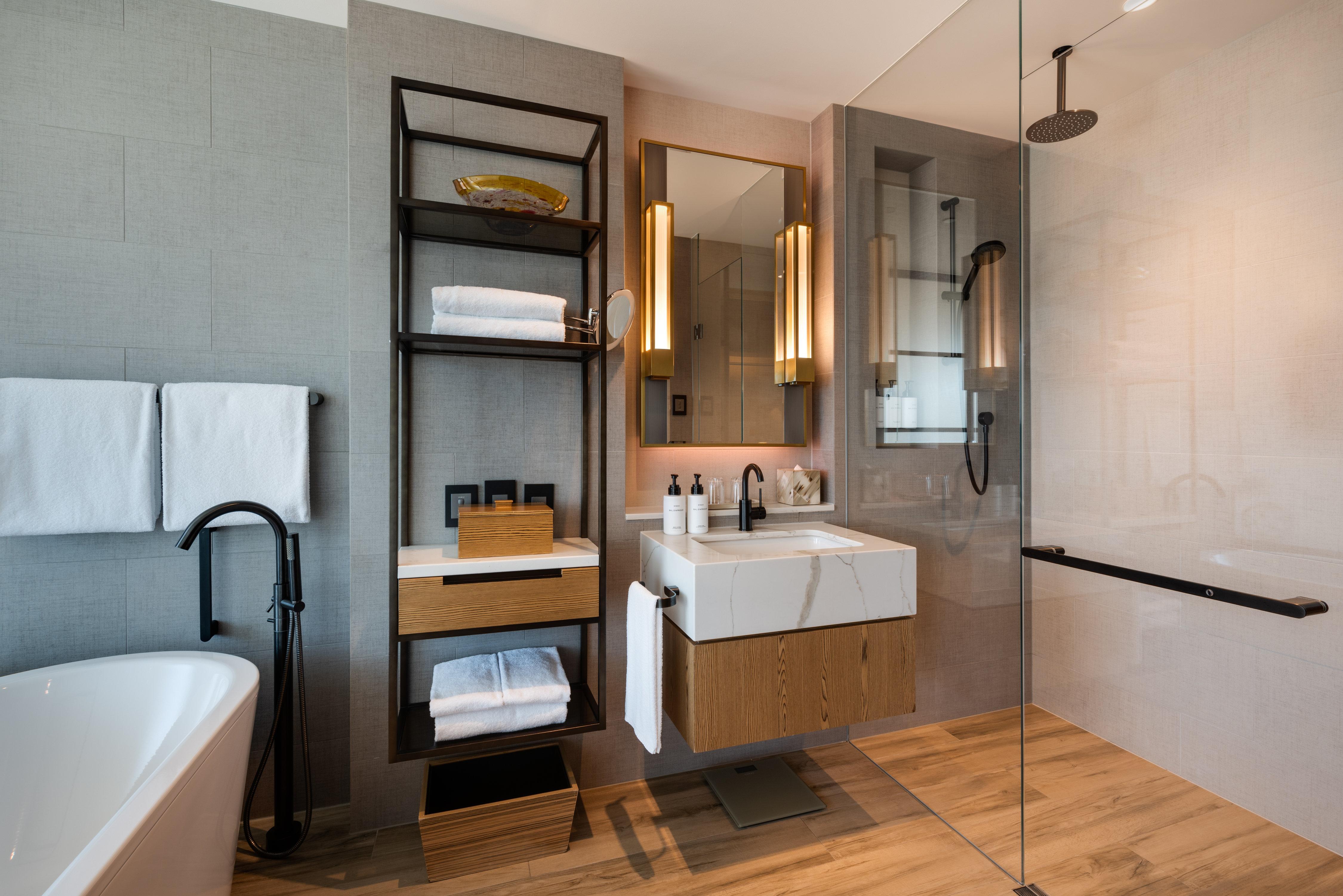 Junior Suite City View King Bed