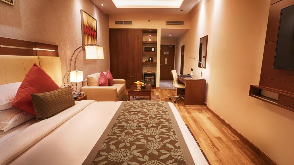 Double Deluxe King Bed